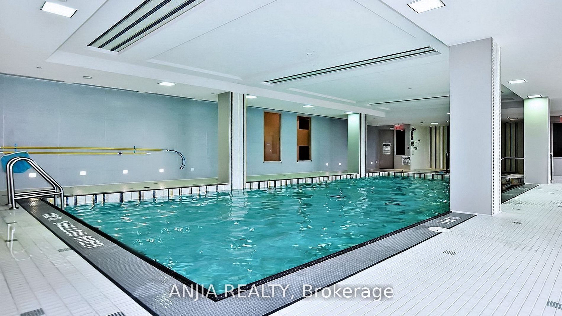 7165 Yonge Street 2012 Property Photo 31
