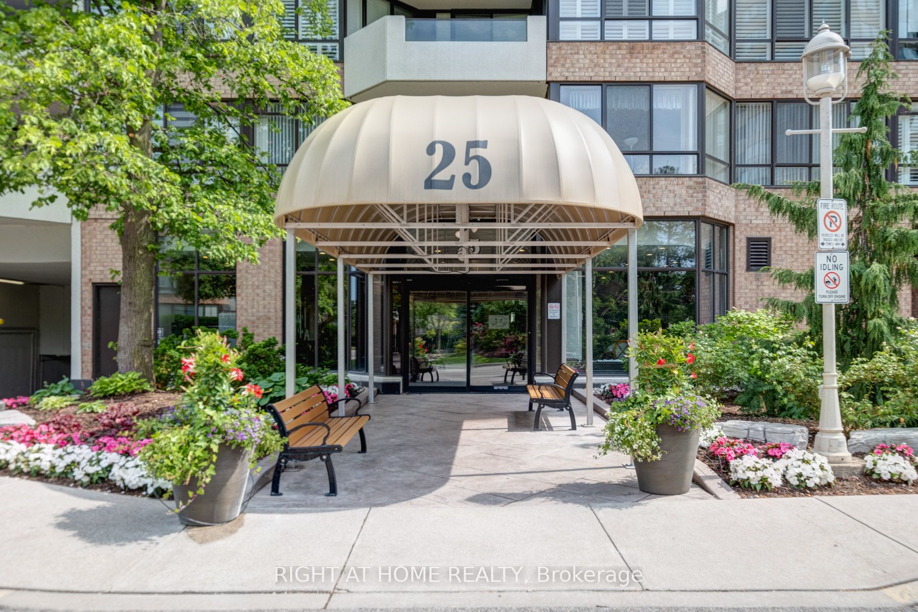 25 Austin Drive 818 Property Photo 3