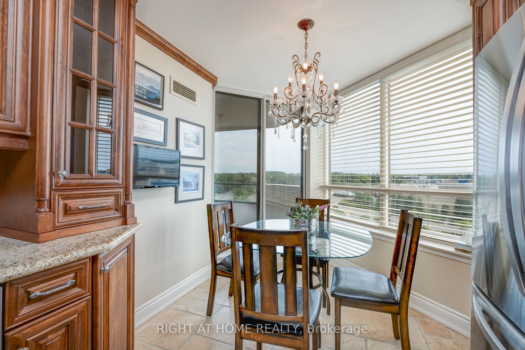 25 Austin Drive 818 Property Photo 11