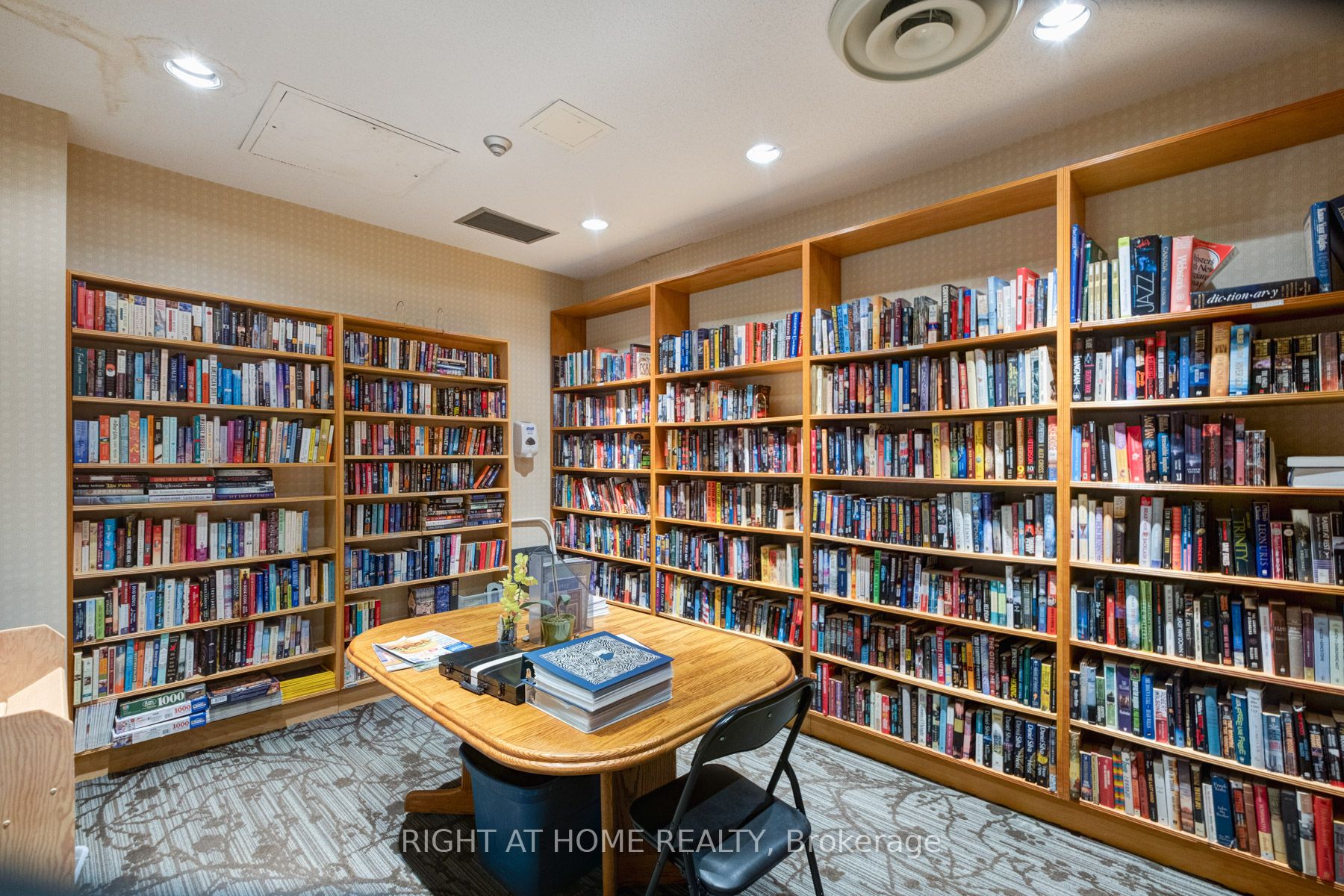 25 Austin Drive 818 Property Photo 37