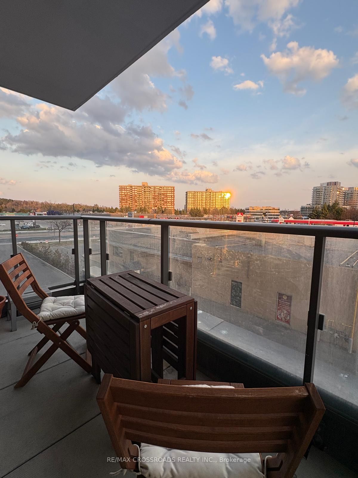 #203 - 9618 Yonge Street Property Photo 5