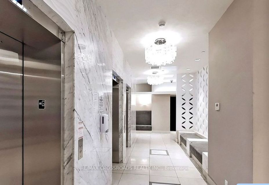#203 - 9618 Yonge Street Property Photo 17