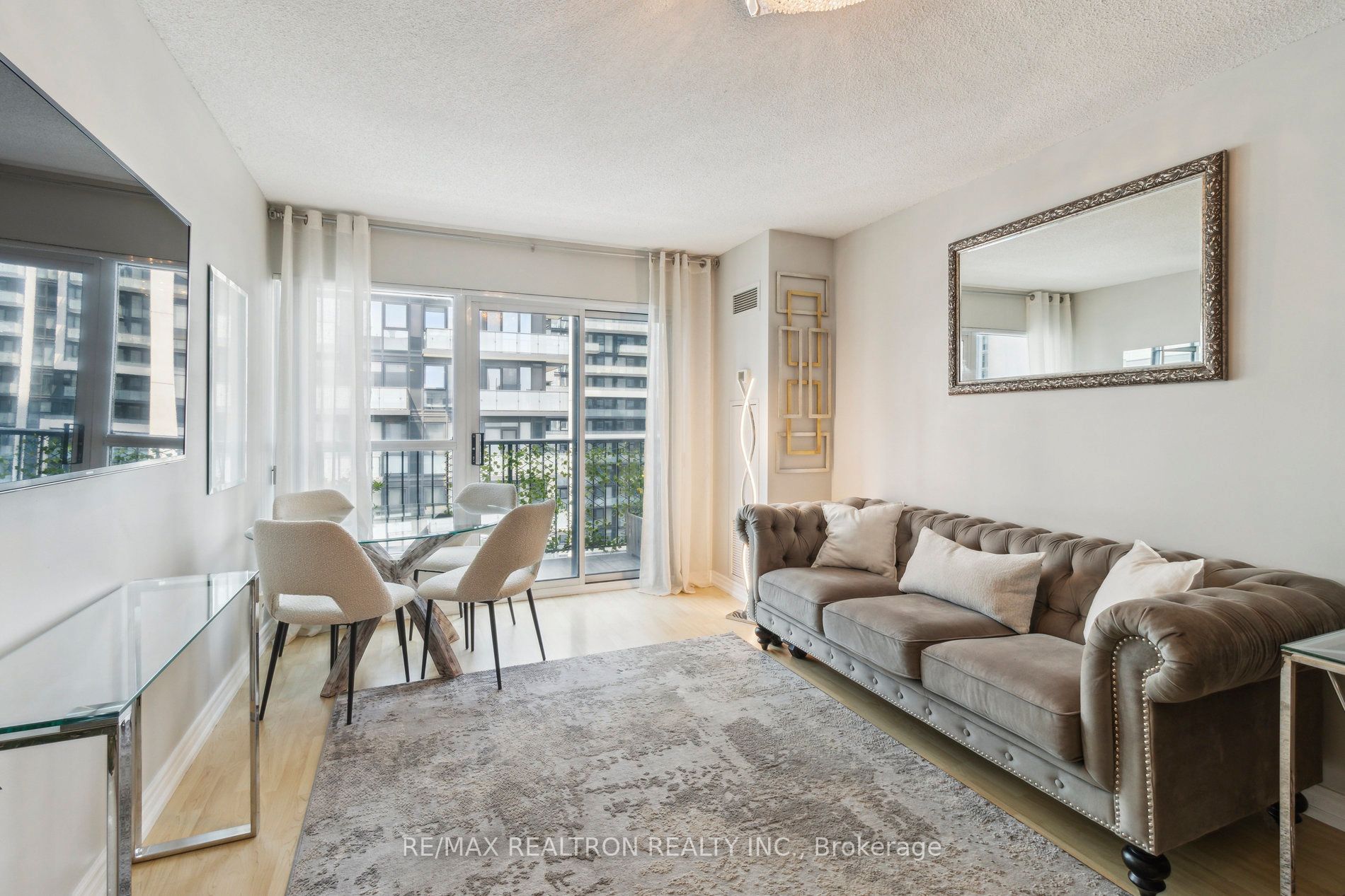 #Ph12 - 185 Oneida Crescent Property Photo 1