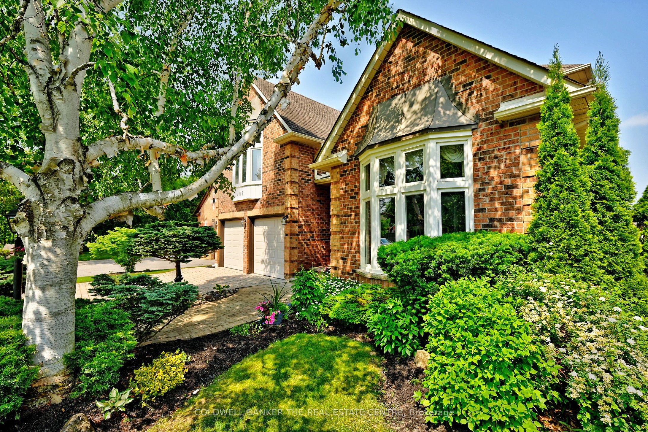 407 Fairway Gardens Property Photo 2