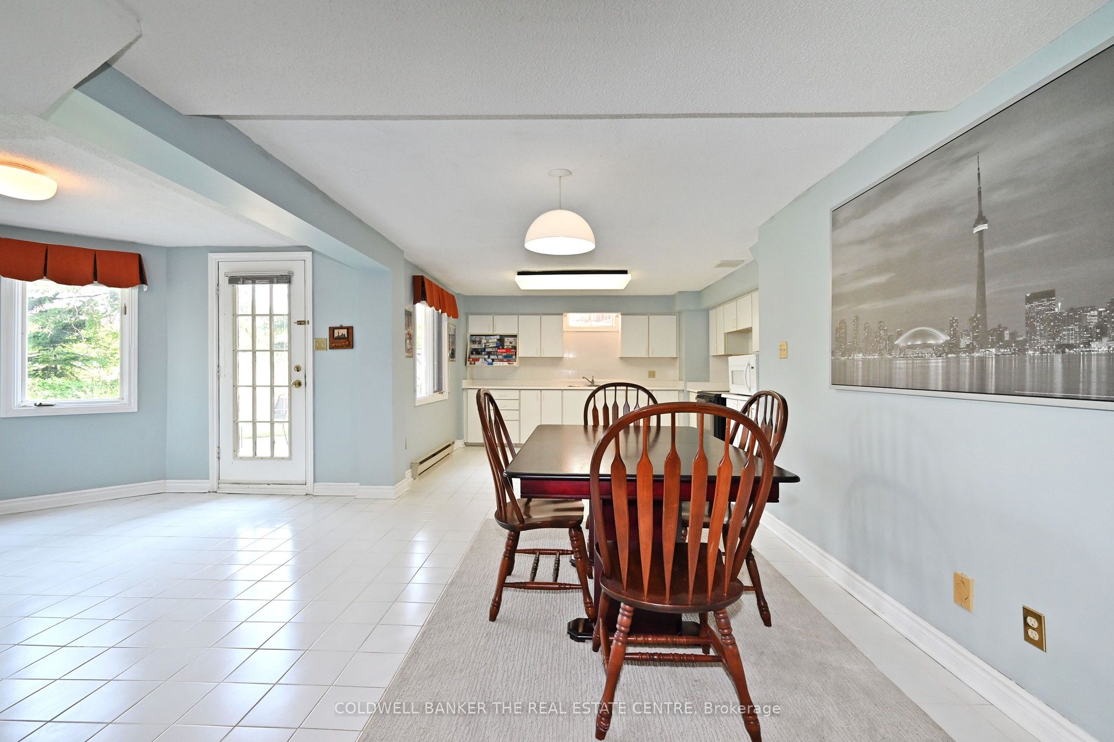 407 Fairway Gardens Property Photo 38