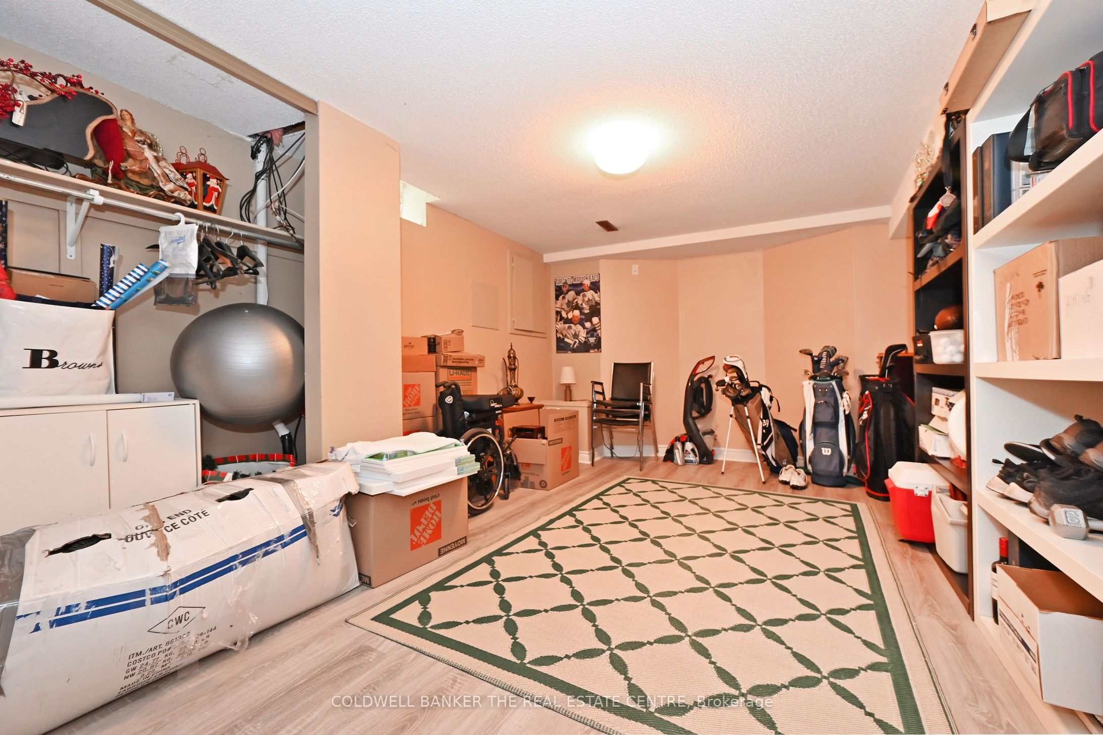 407 Fairway Gardens Property Photo 42