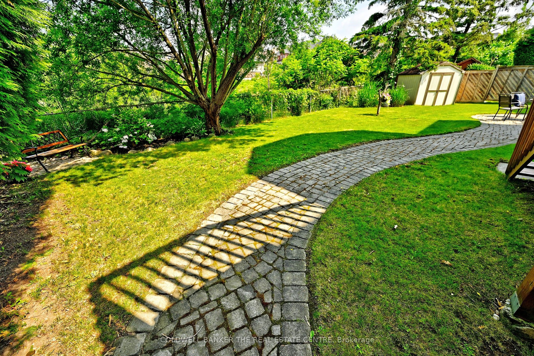 407 Fairway Gardens Property Photo 43