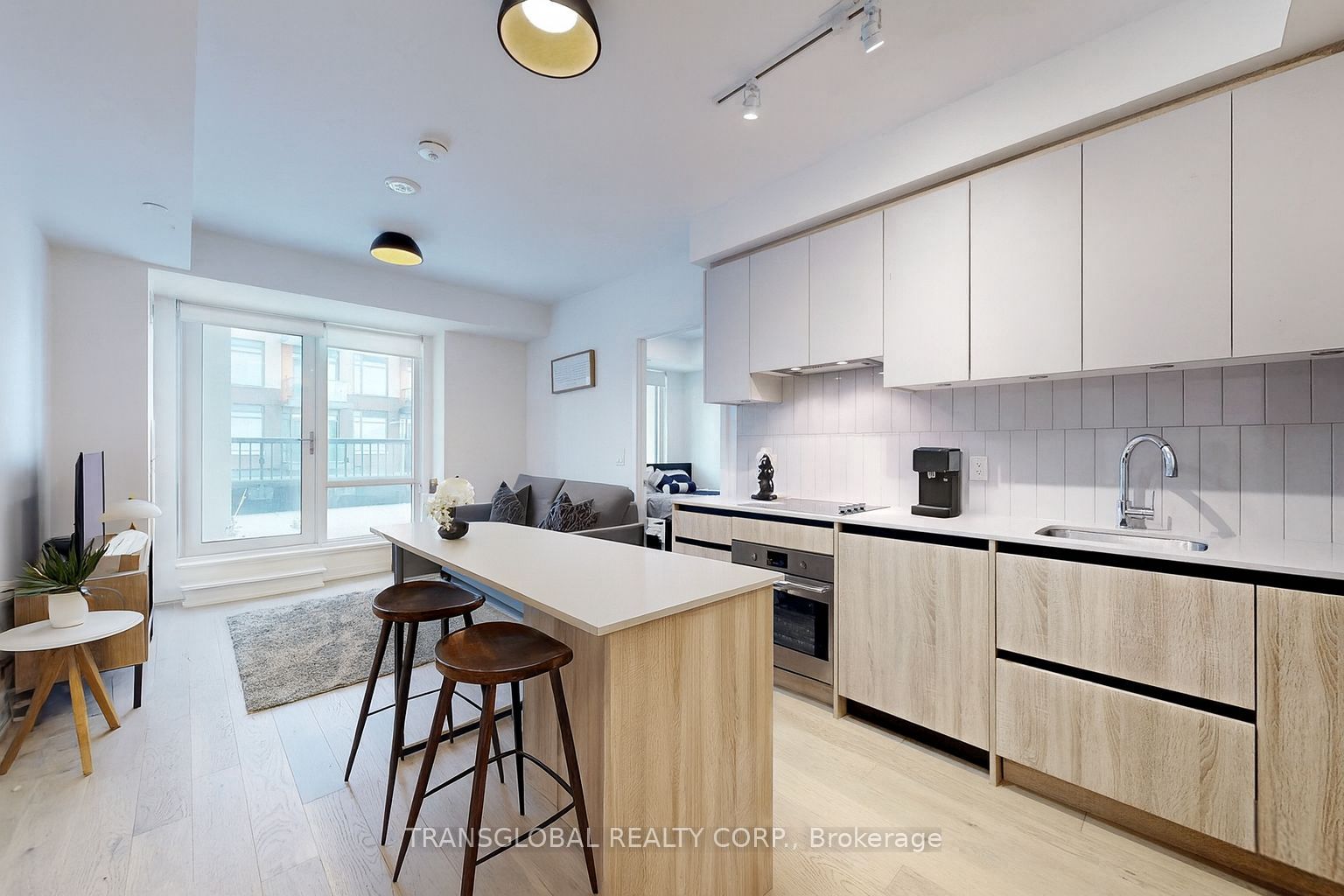 7950 Bathurst Street 202 Property Photo 1