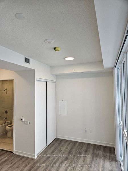 195 Commerce Street 812 Property Photo 9