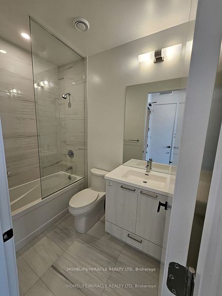 195 Commerce Street 812 Property Photo 10