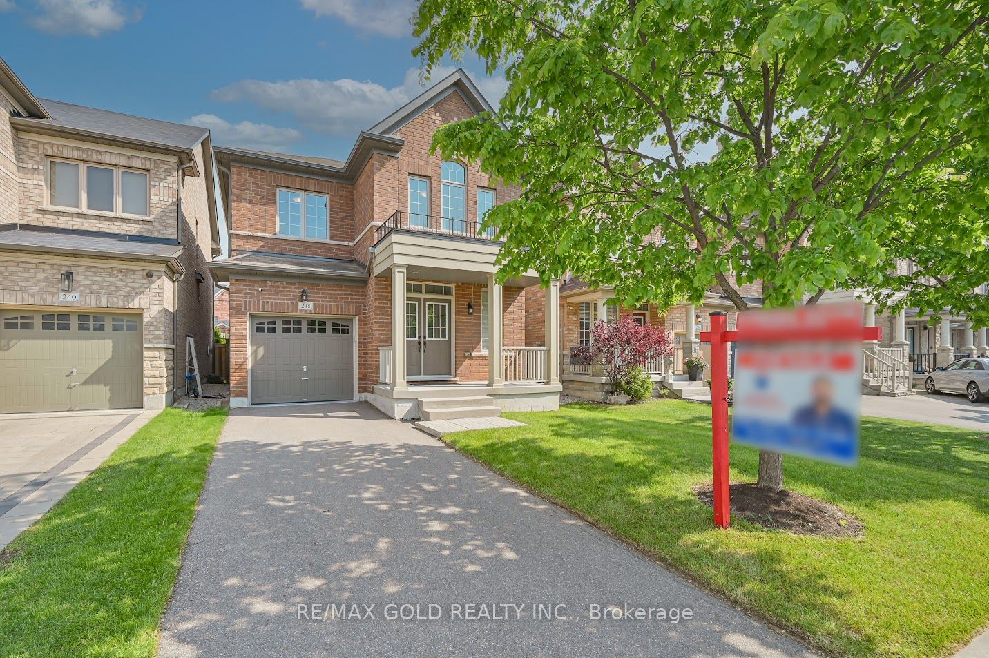 238 Kincardine St Property Photo 1