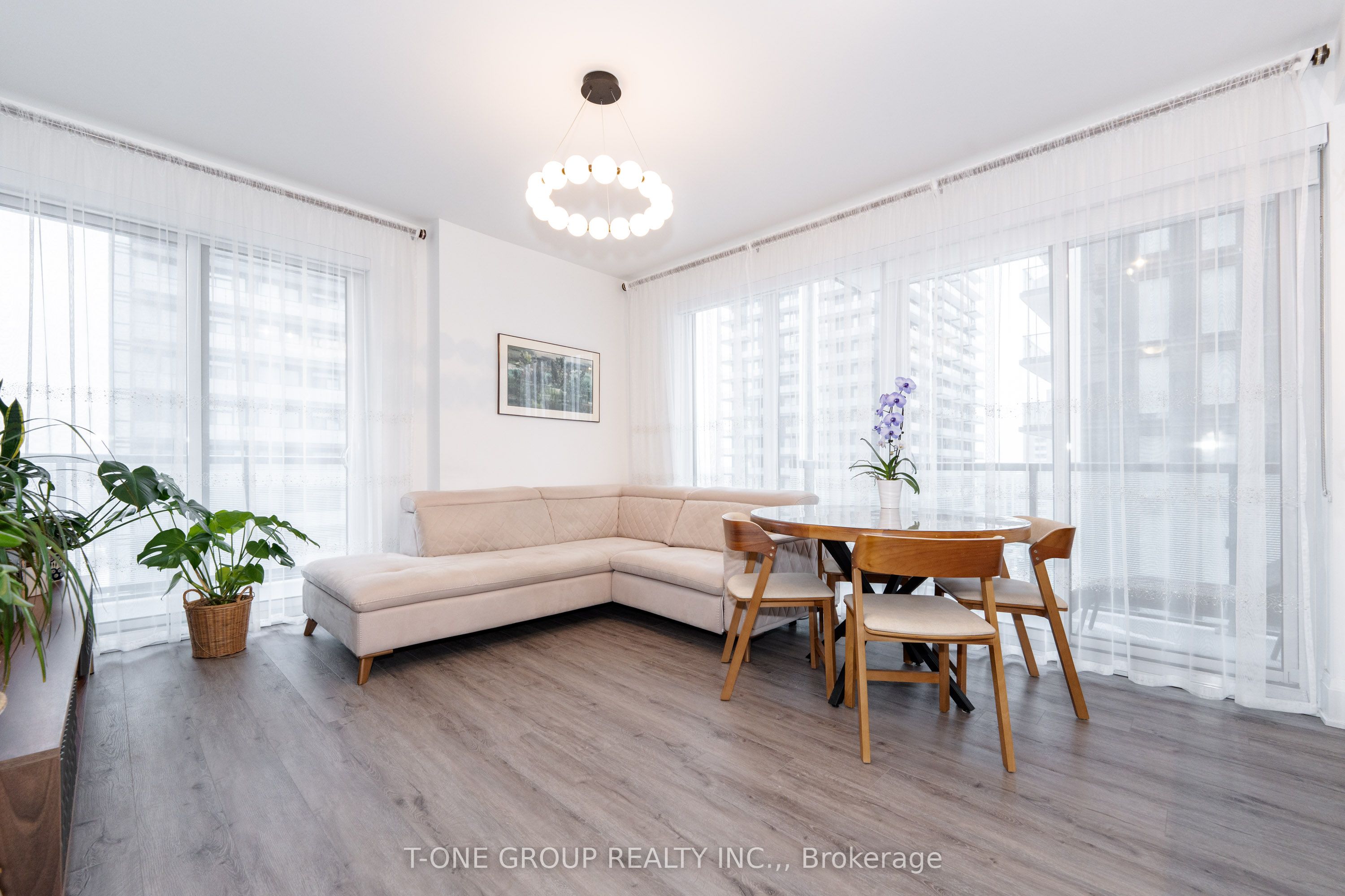 85 Oneida Cres