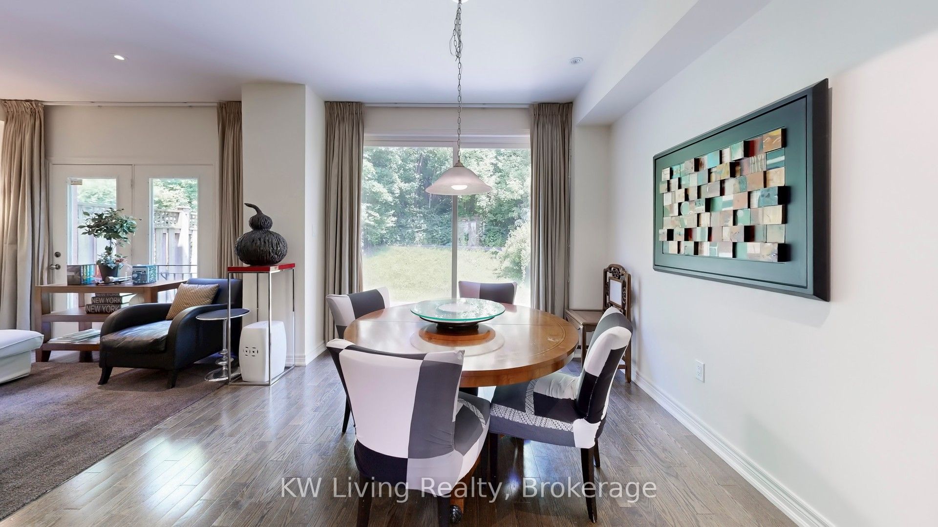 16 Carriage House Court Property Photo 6