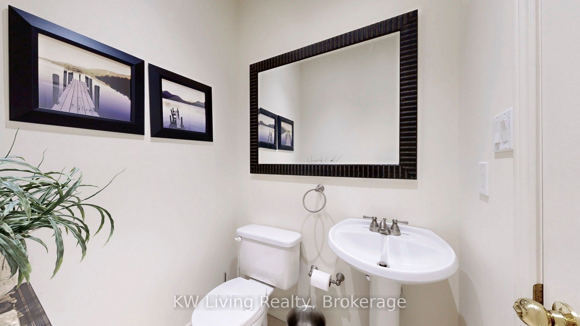 16 Carriage House Court Property Photo 8