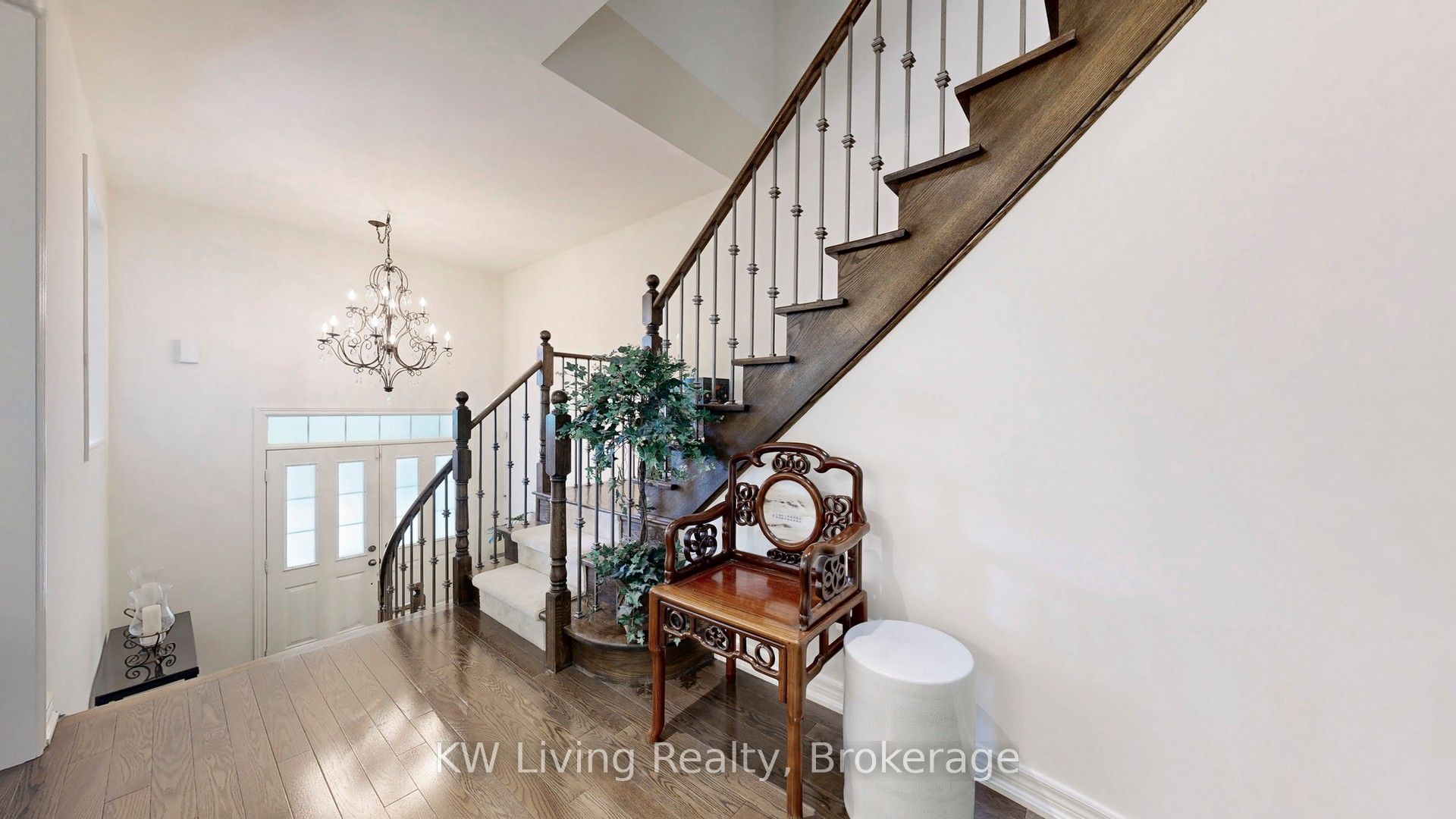 16 Carriage House Court Property Photo 9