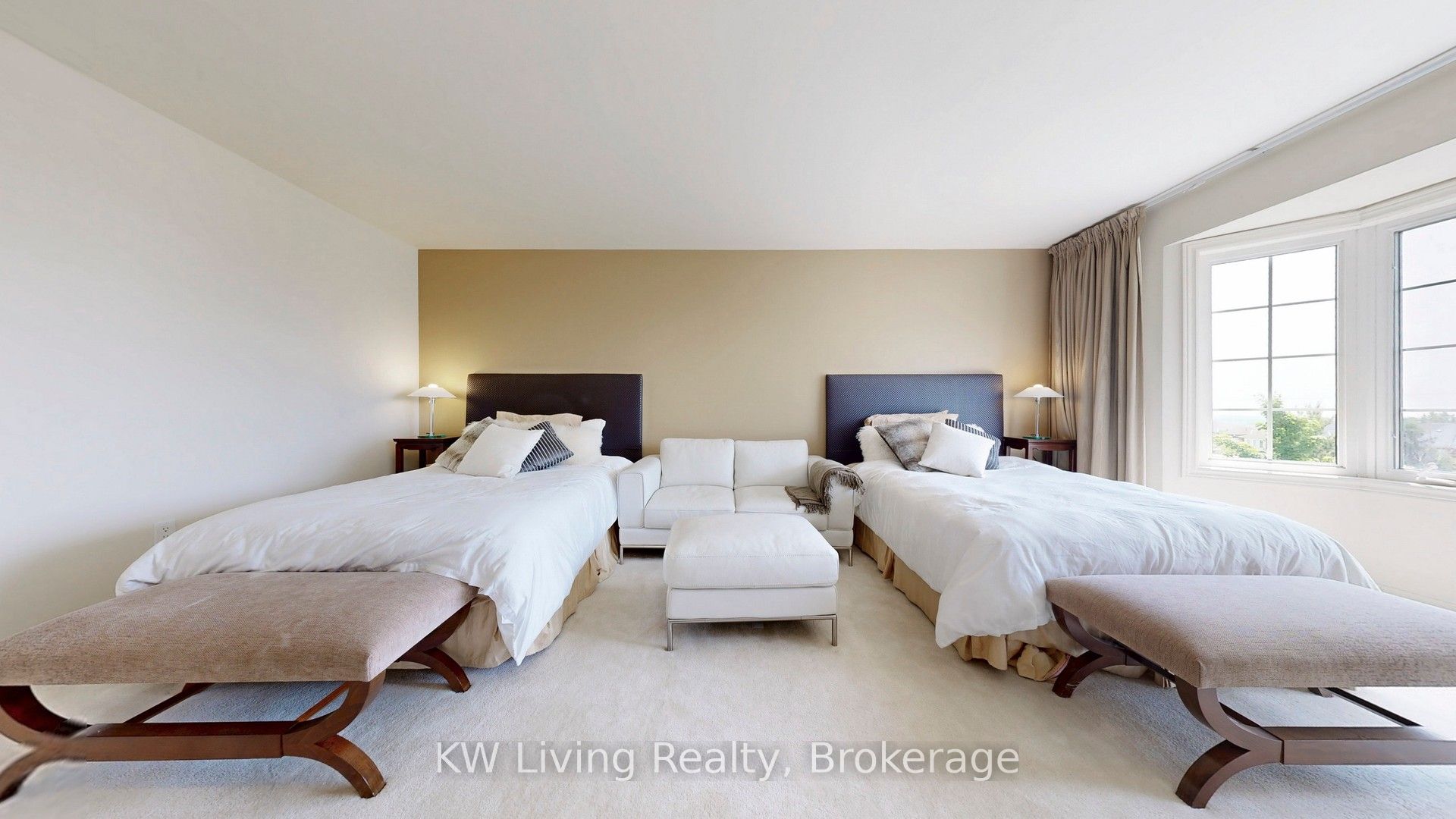 16 Carriage House Court Property Photo 12