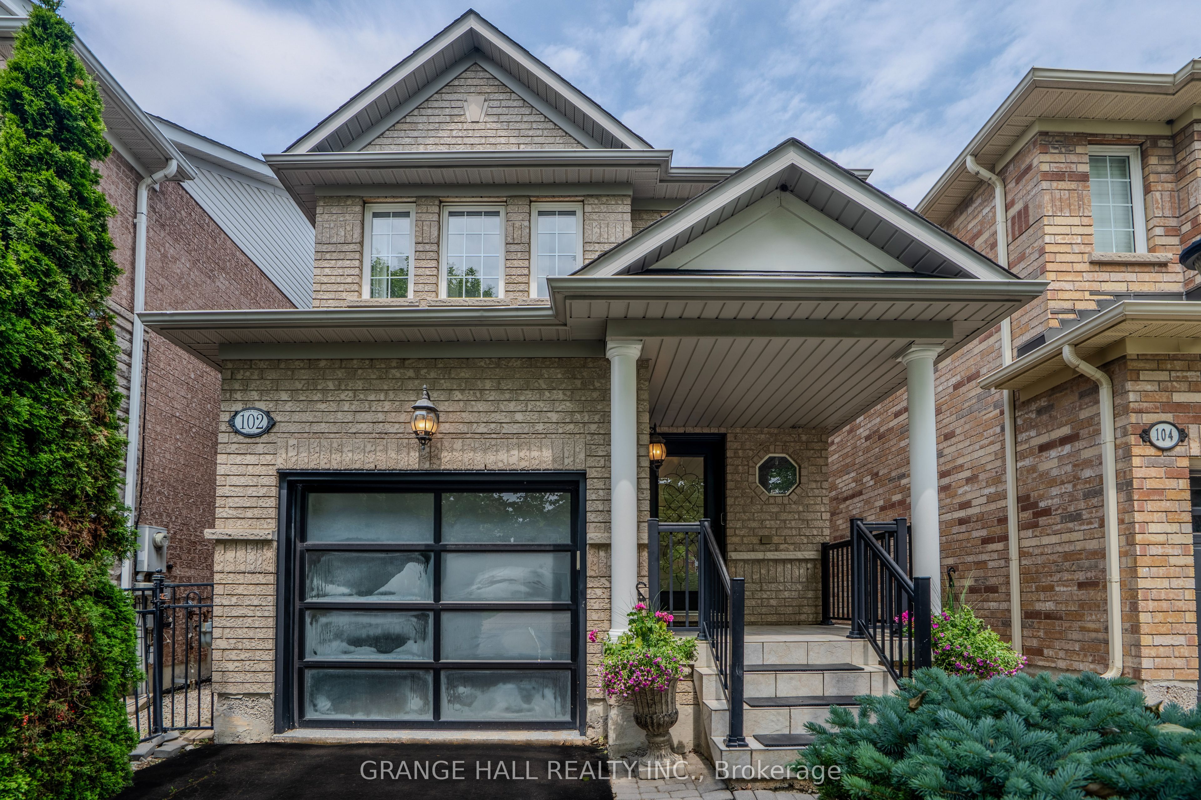 102 Venice Gate Drive Property Photo 1