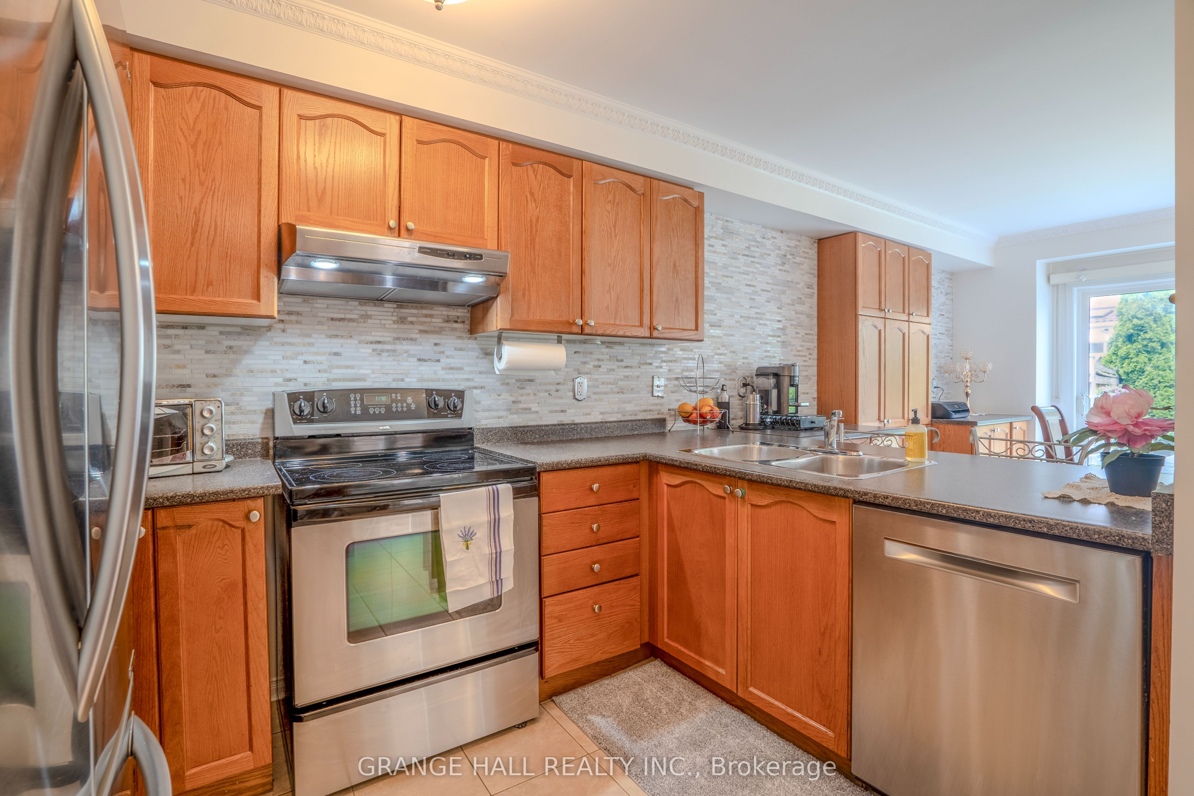 102 Venice Gate Drive Property Photo 6