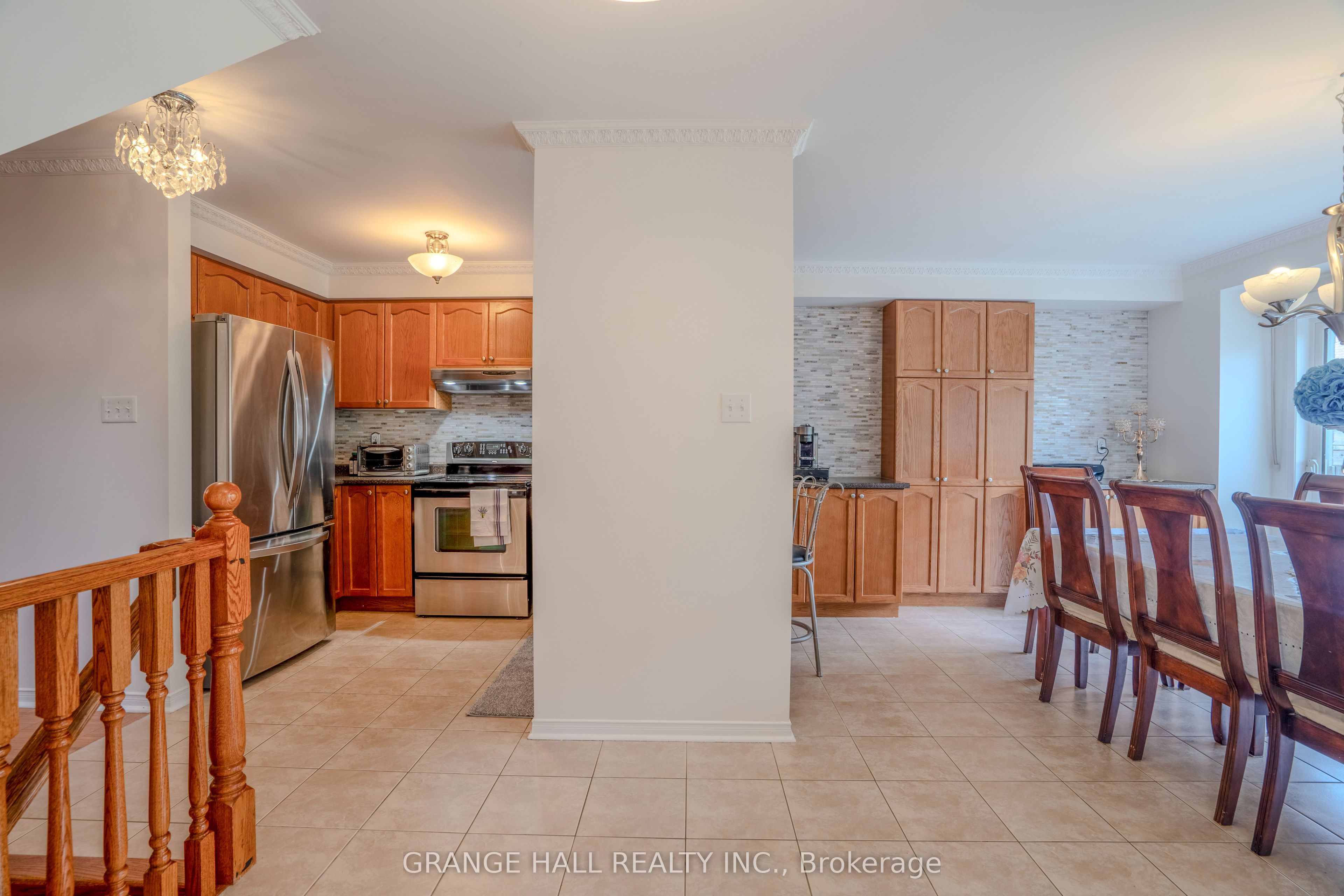 102 Venice Gate Drive Property Photo 9