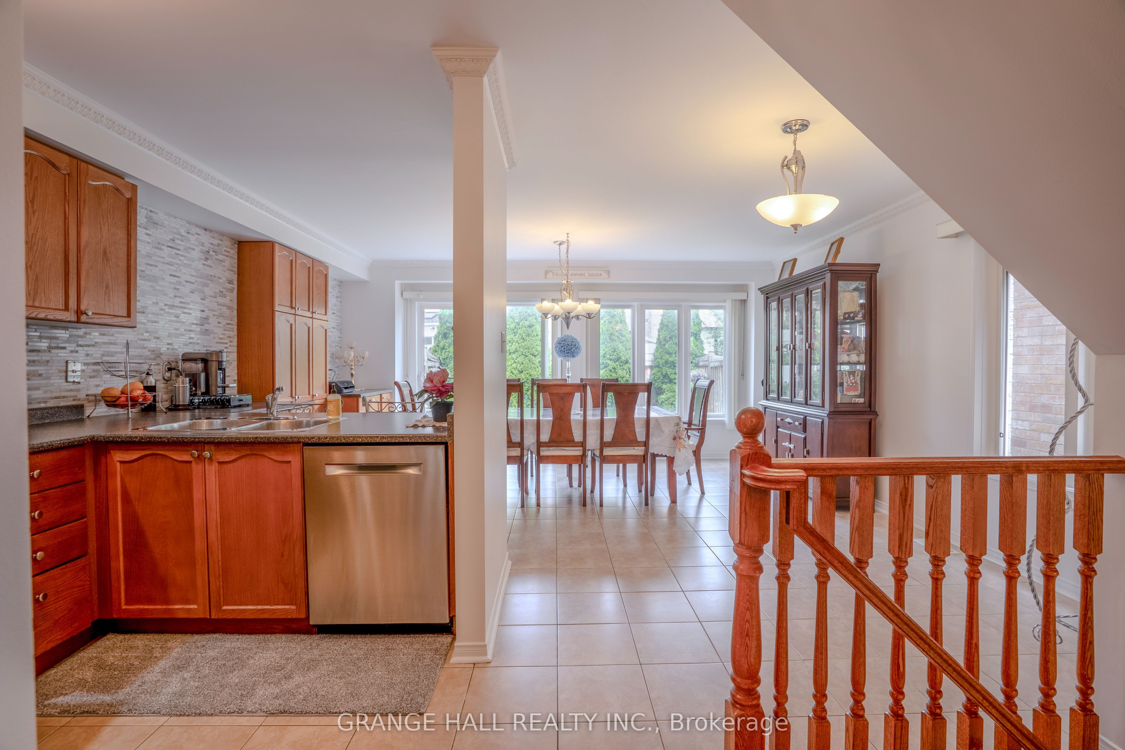 102 Venice Gate Drive Property Photo 10