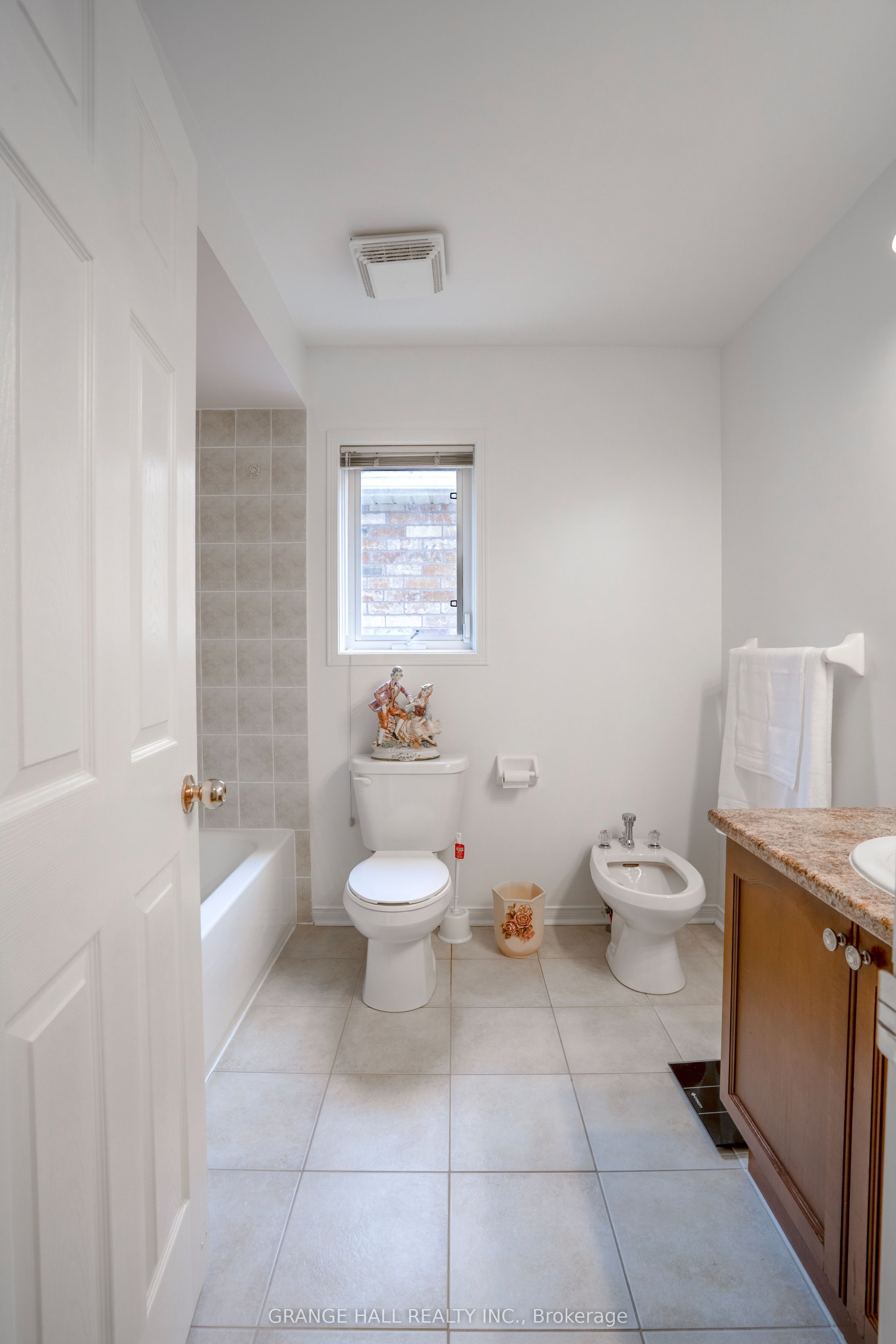 102 Venice Gate Drive Property Photo 15