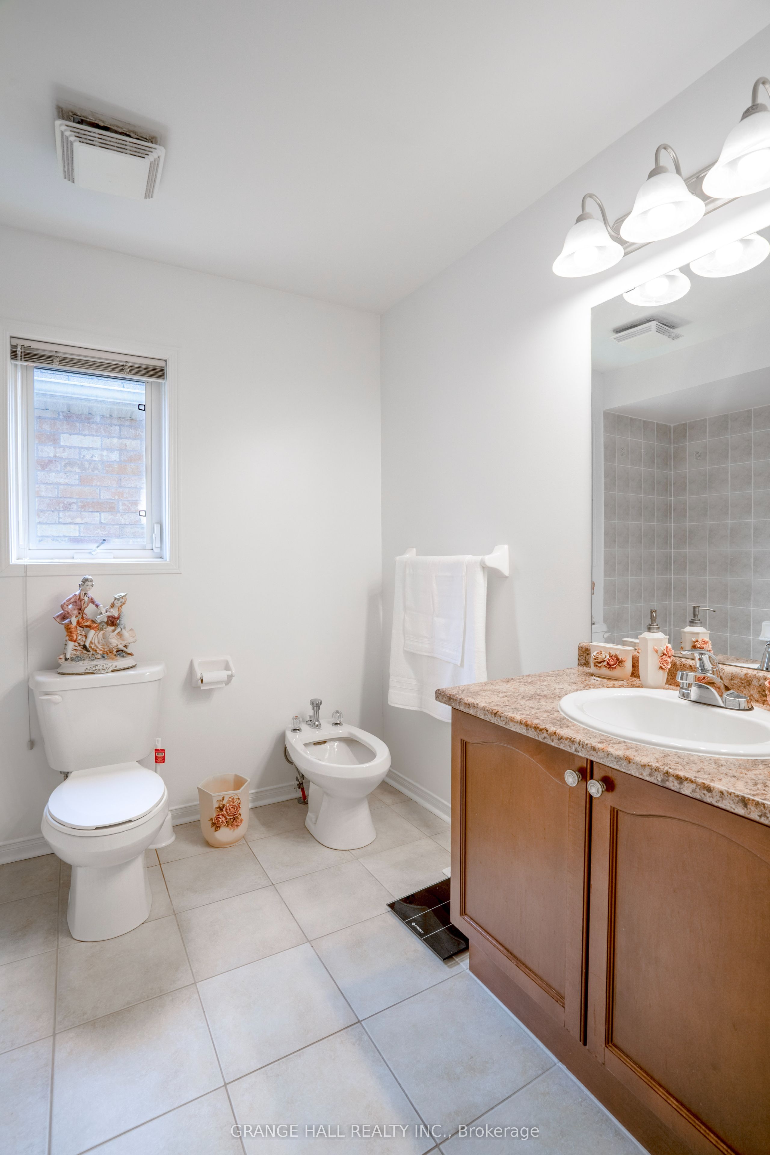 102 Venice Gate Drive Property Photo 16