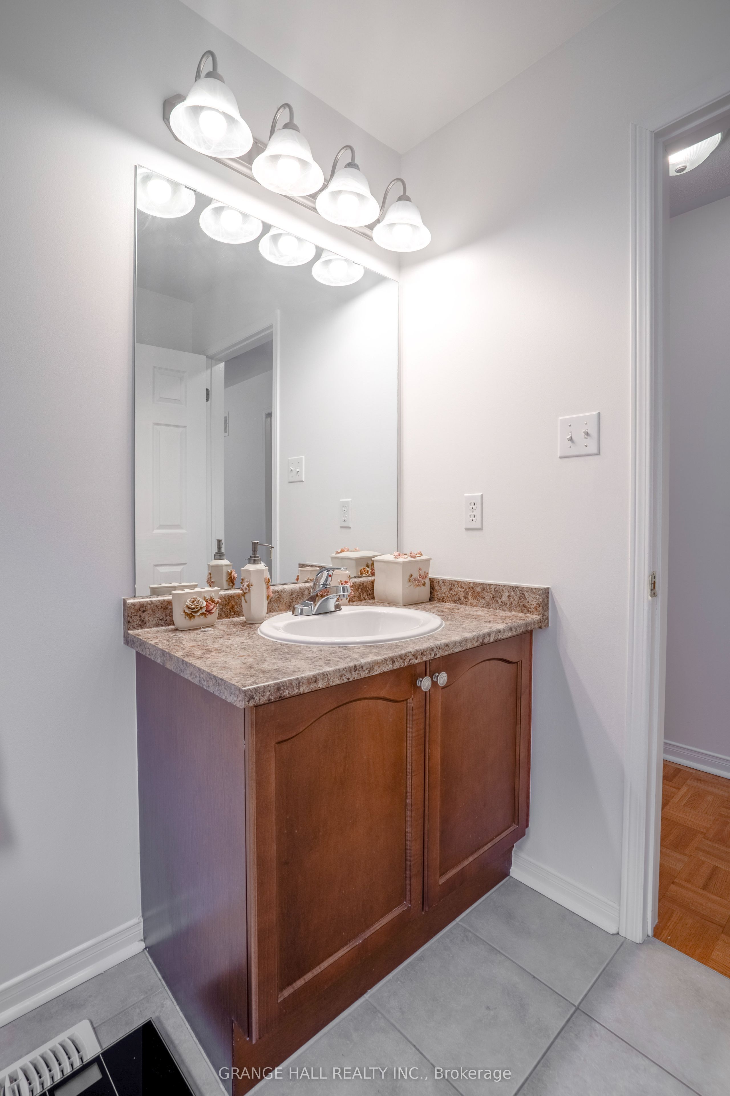 102 Venice Gate Drive Property Photo 17