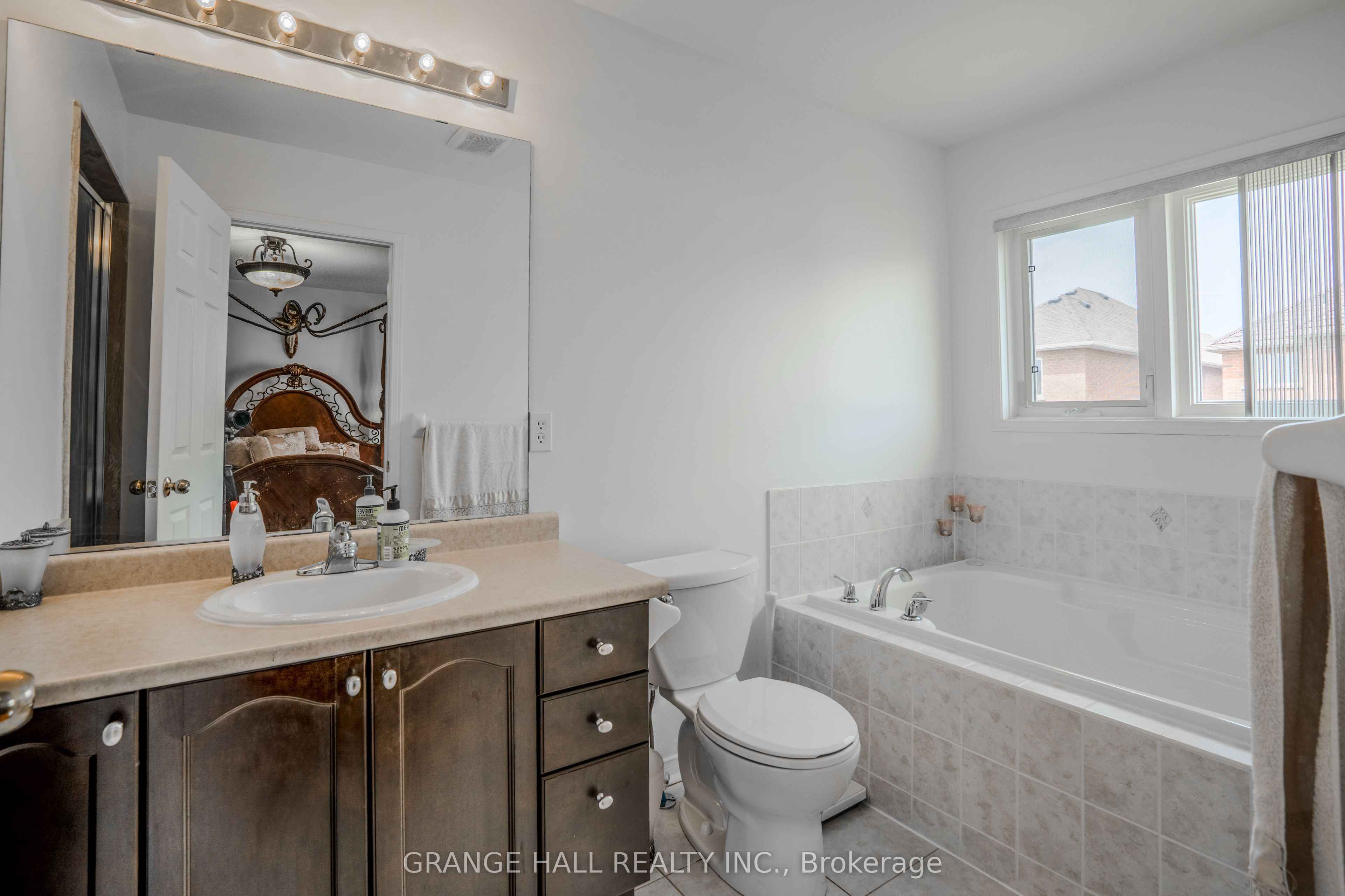 102 Venice Gate Drive Property Photo 19