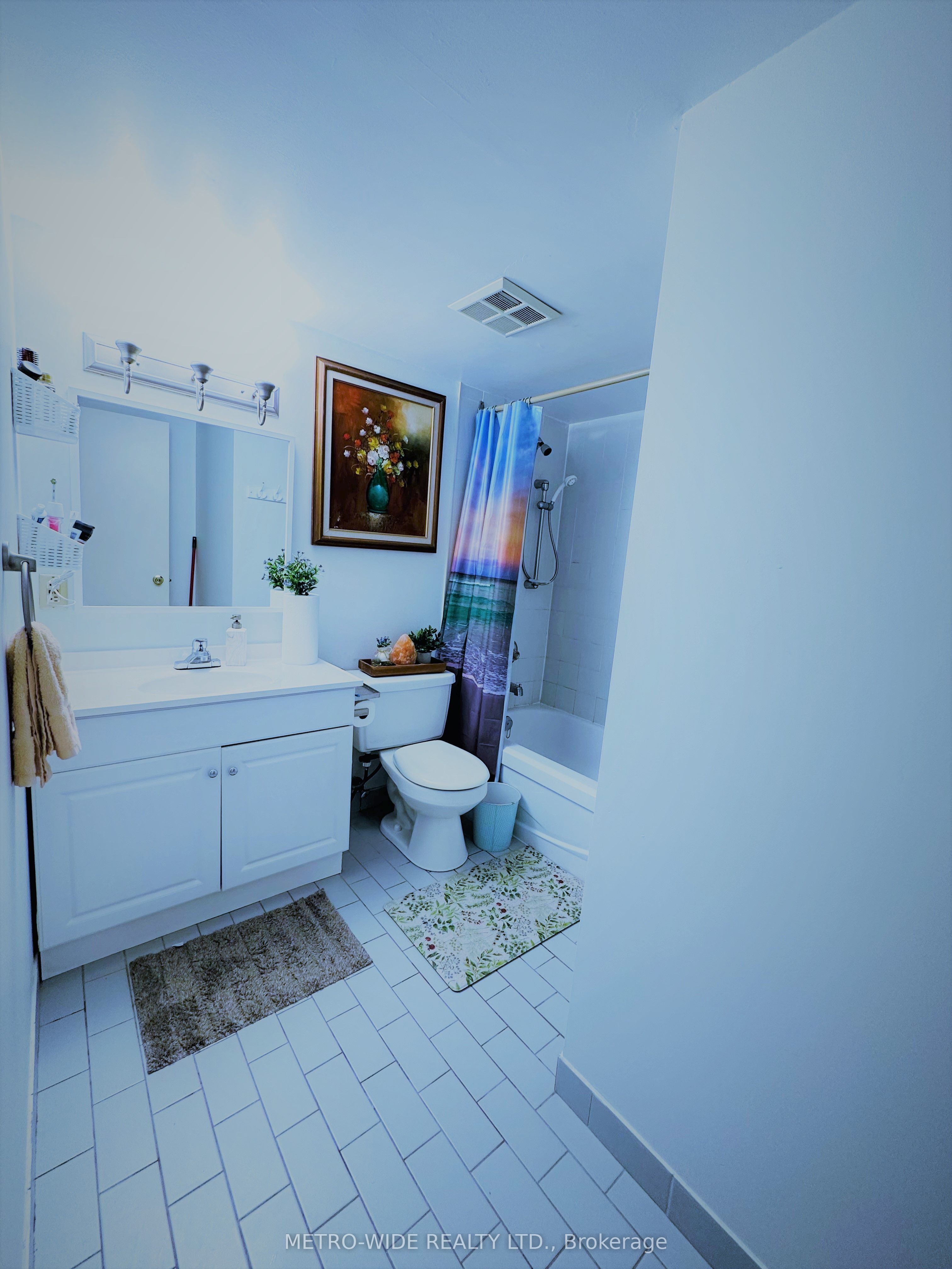 326 Major Mackenzie Drive E 418 Property Photo 3