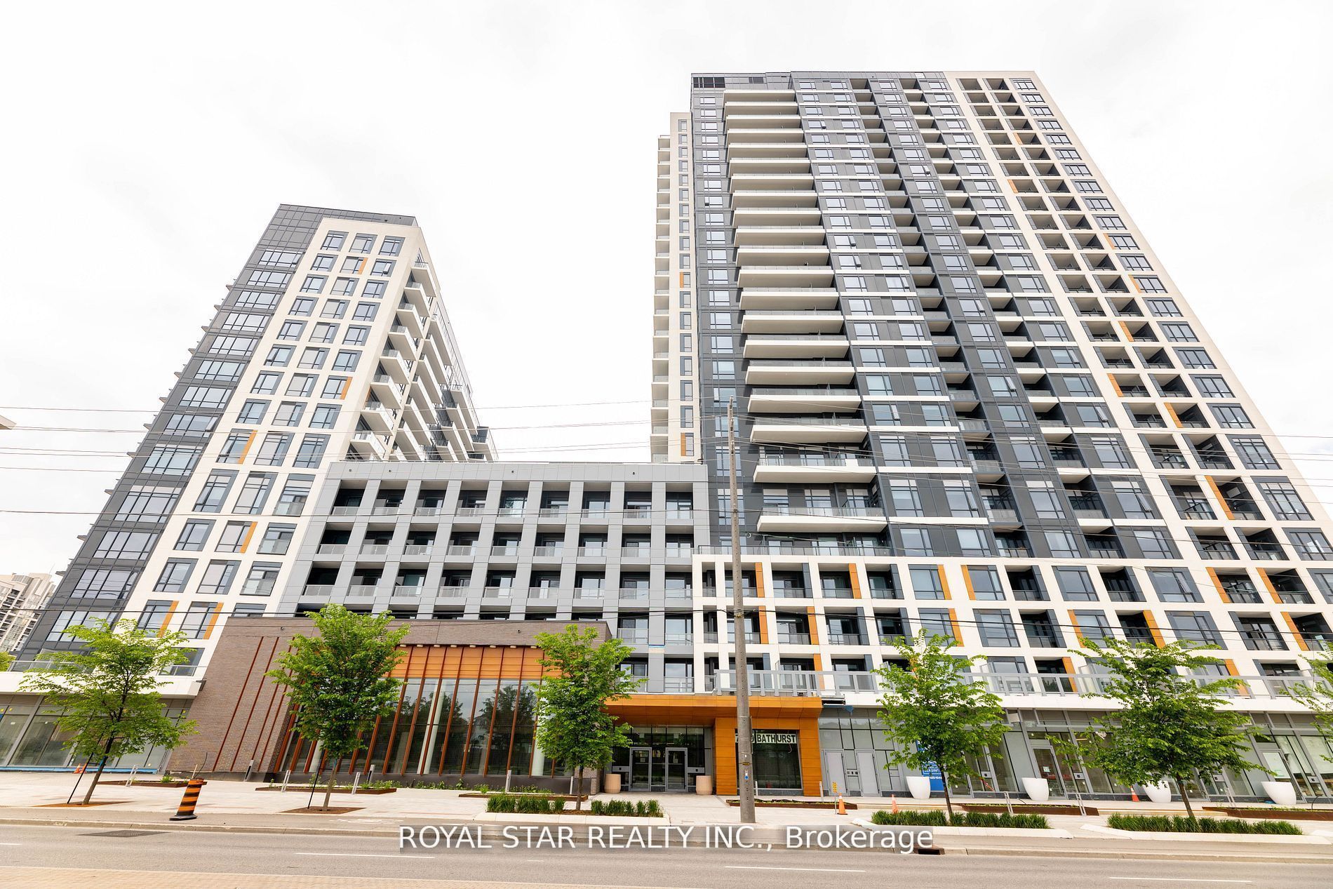 7950 Bathurst St Property Photo 1