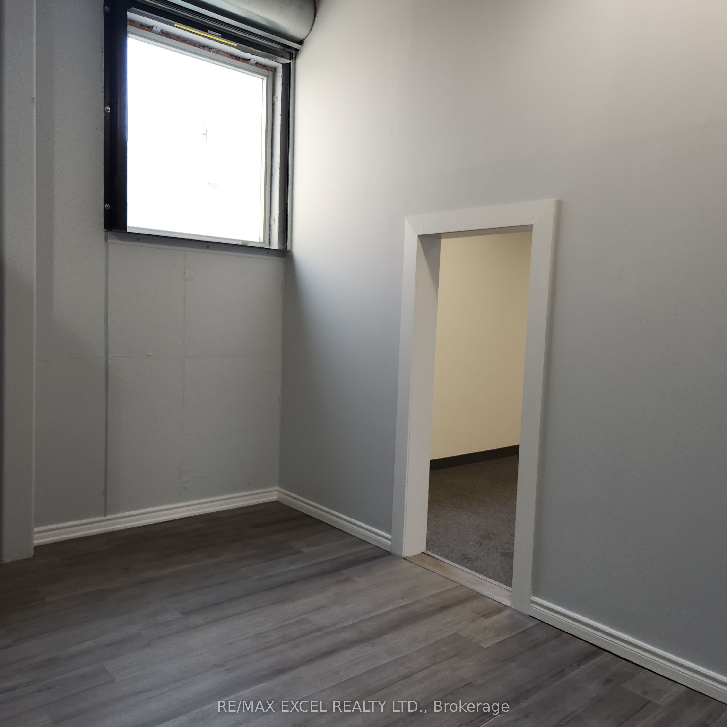 30 South Unionville Avenue 2068 & 2070 Property Photo 5