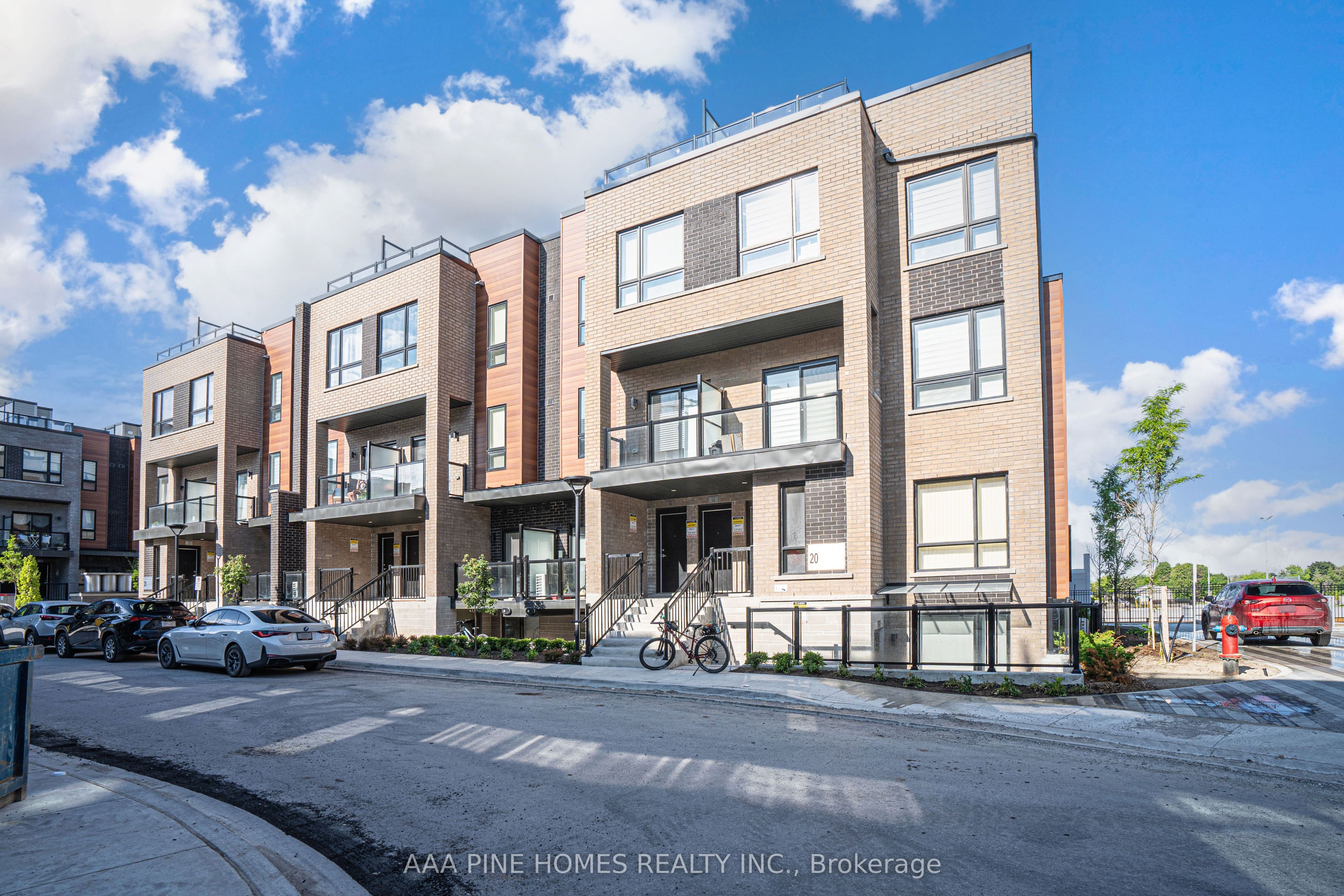 20 Lytham Green Circle #4 Property Photo 1