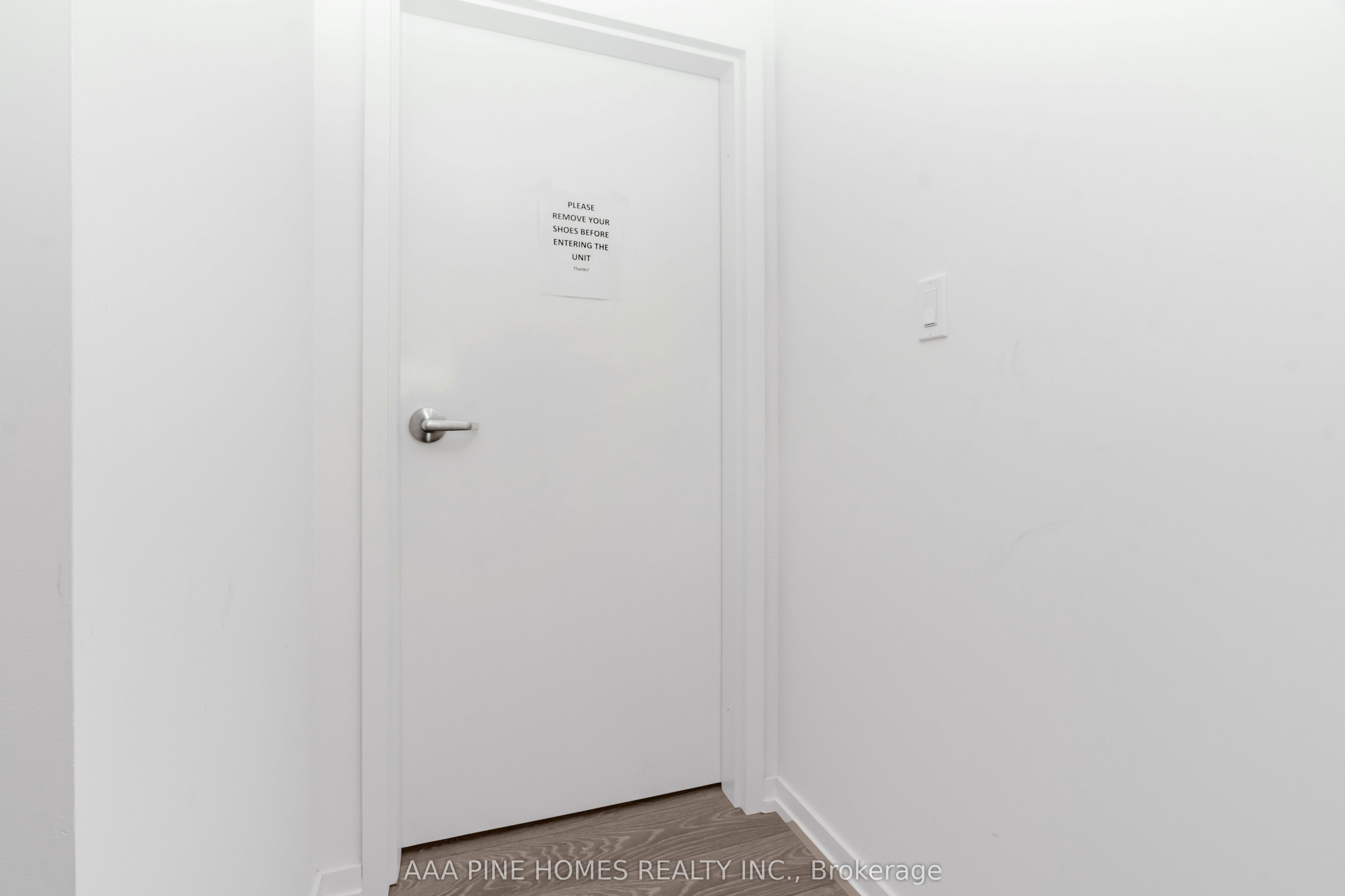20 Lytham Green Circle #4 Property Photo 7