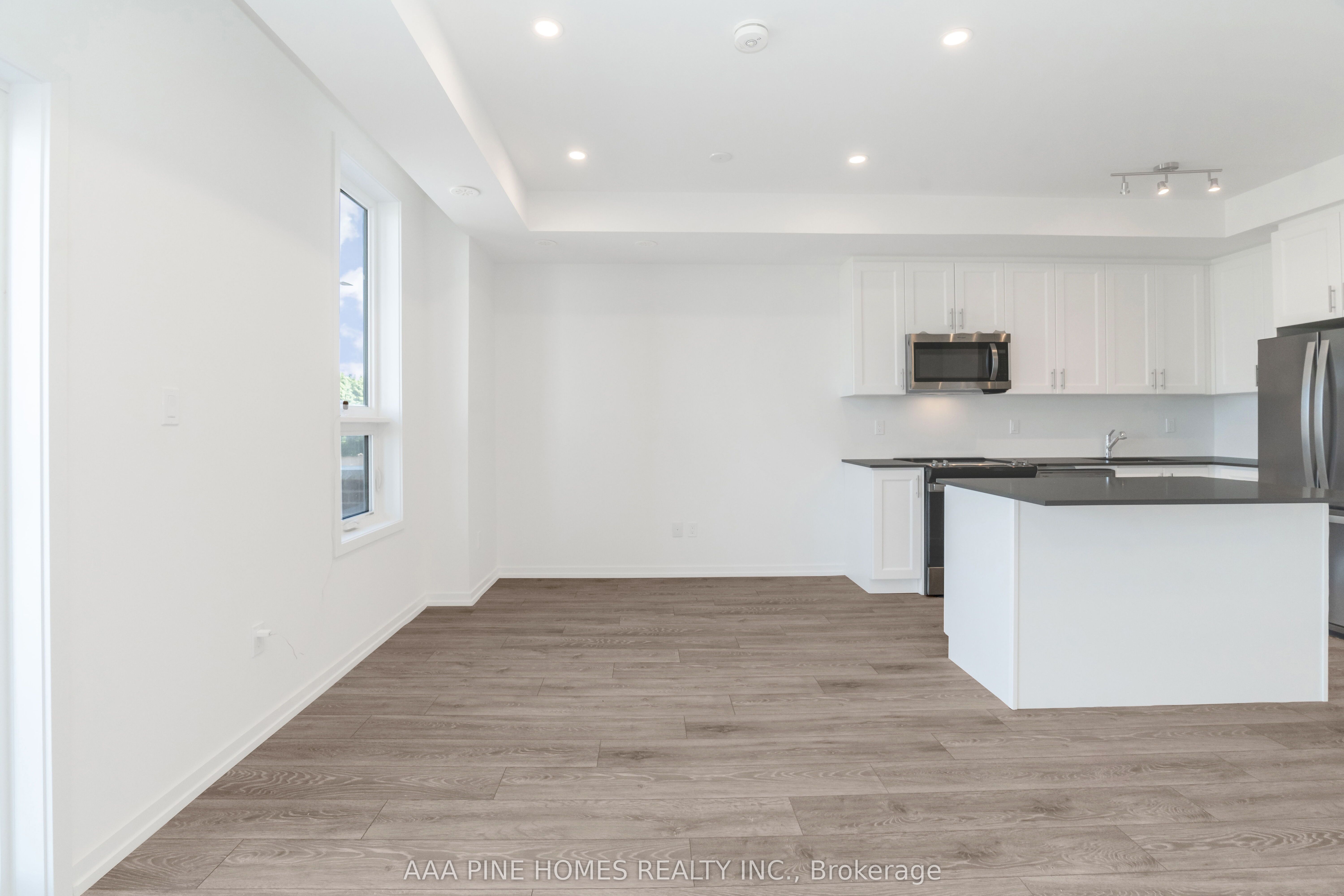 20 Lytham Green Circle #4 Property Photo 18