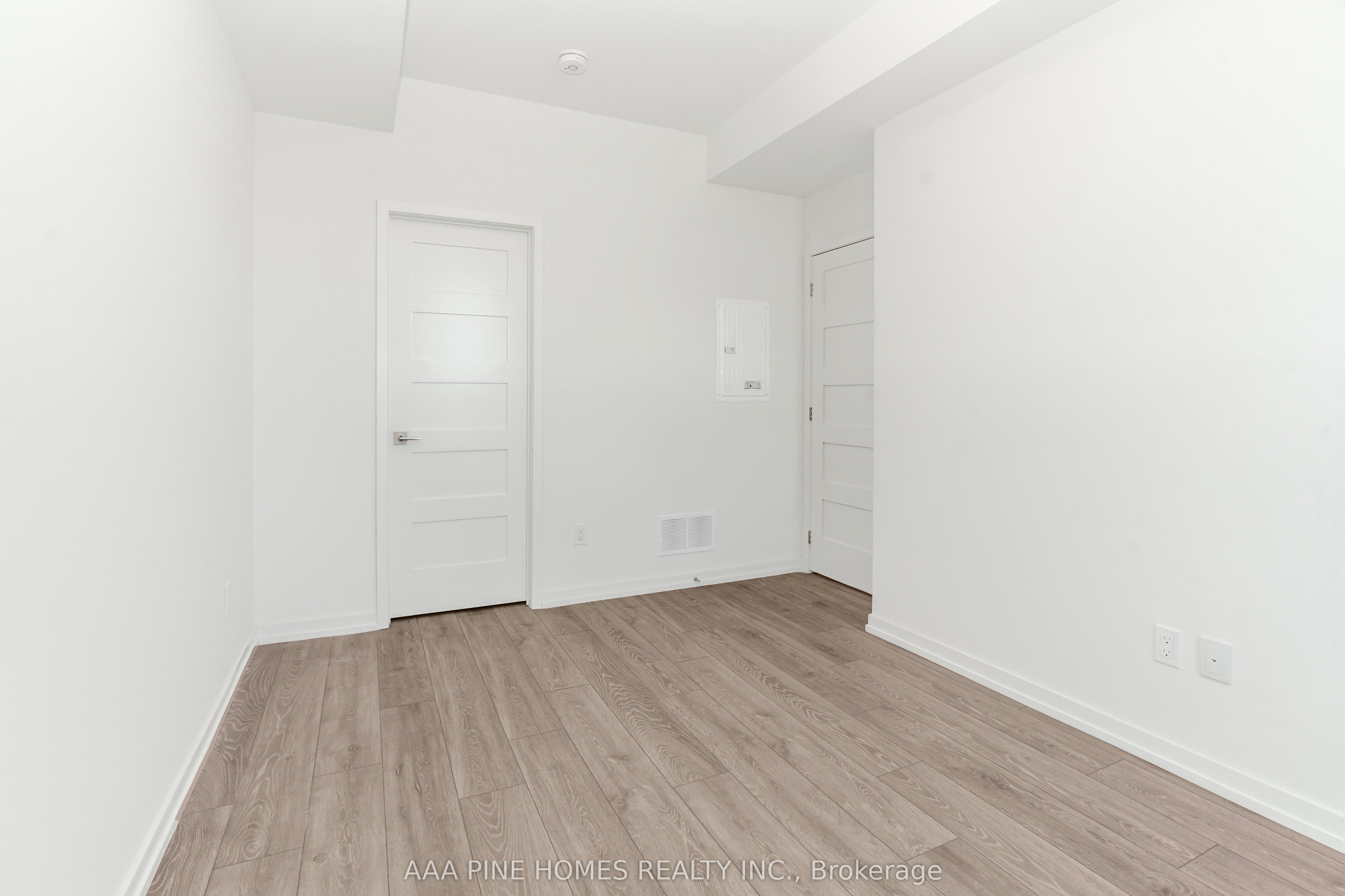 20 Lytham Green Circle #4 Property Photo 25