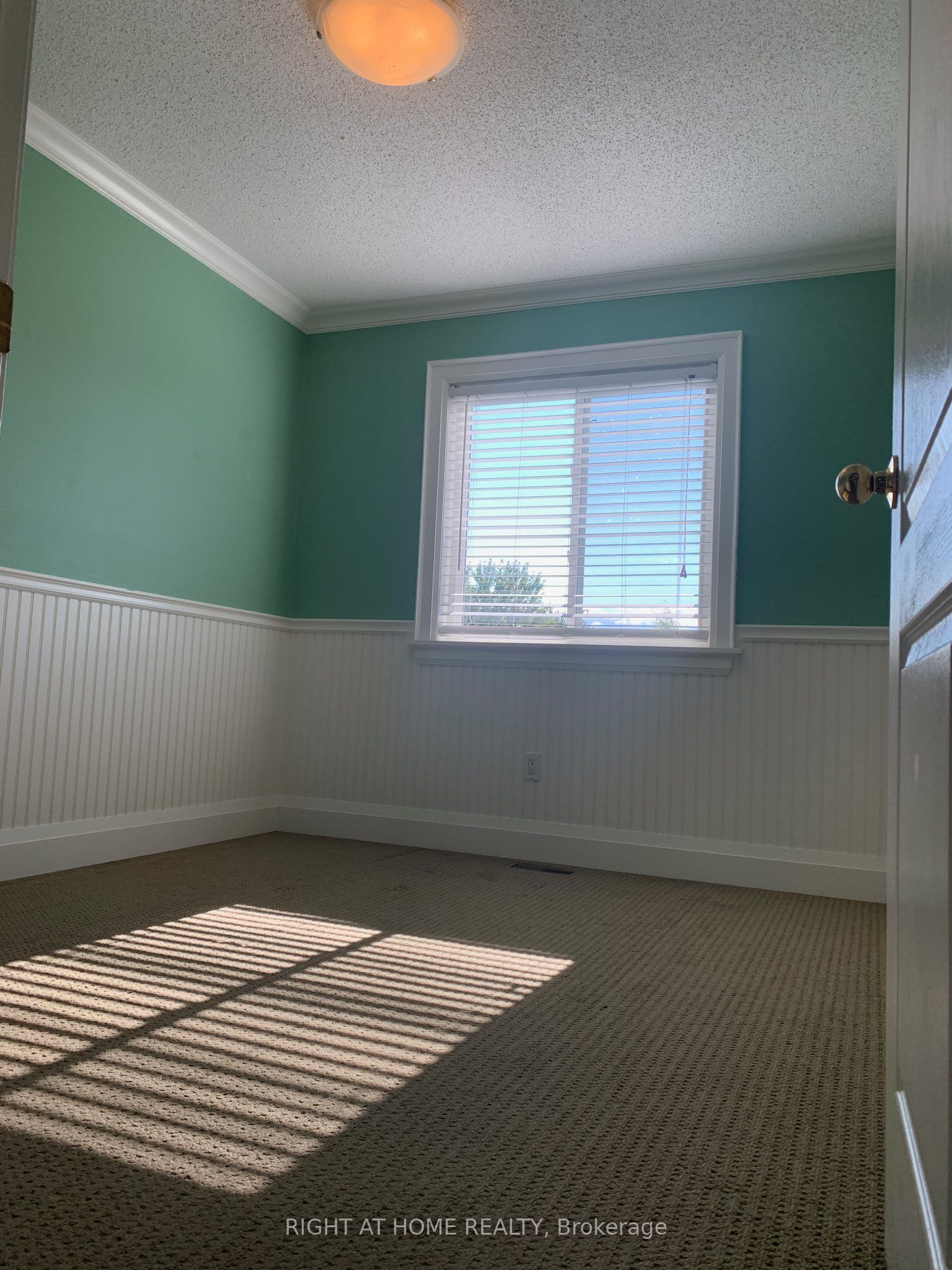 135 Hartford Crescent Property Photo 5