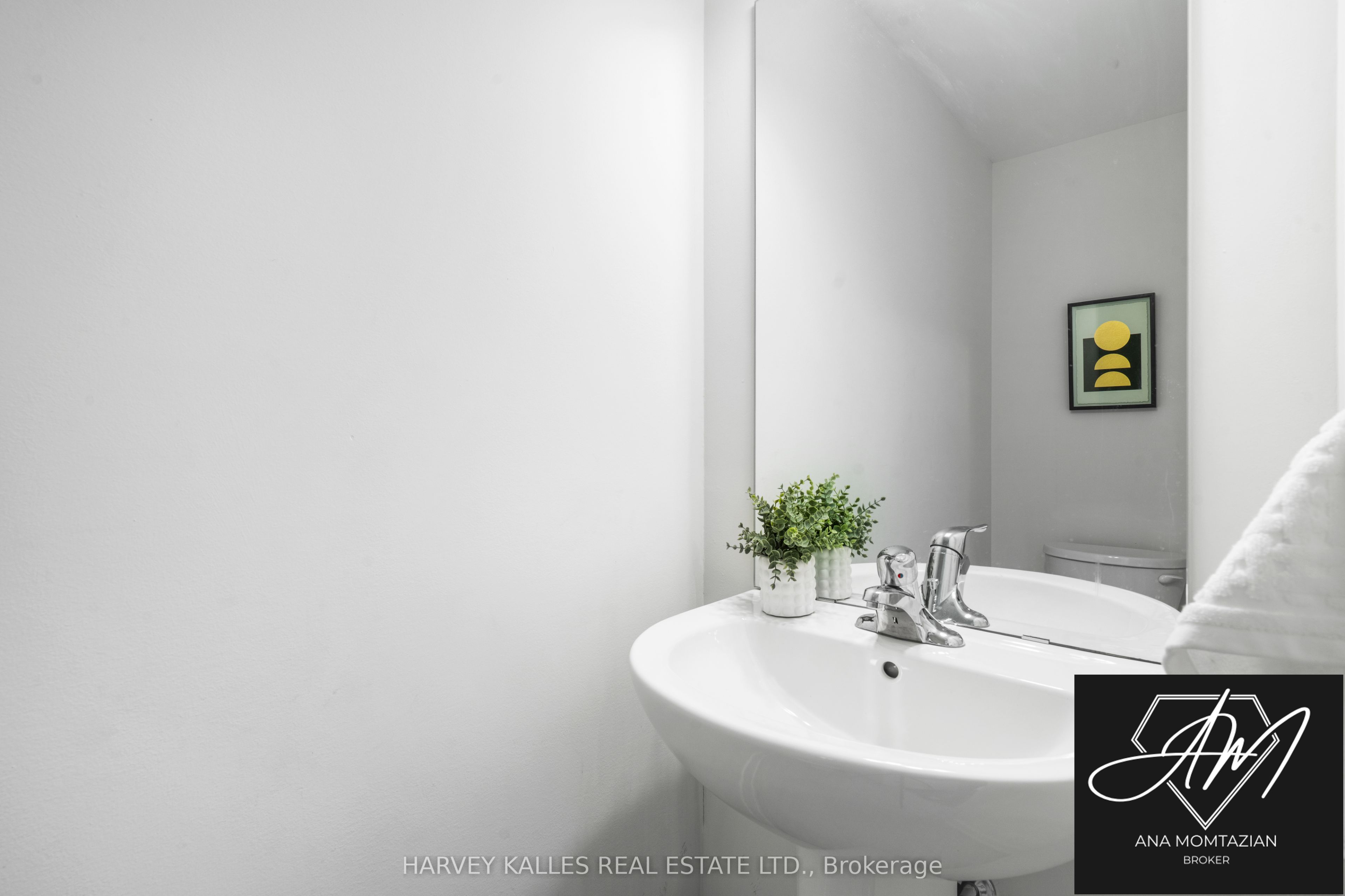 9 Phelps Lane 270 Property Photo 12