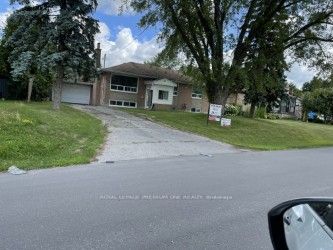 142 Kingslynn Drive Property Photo 1