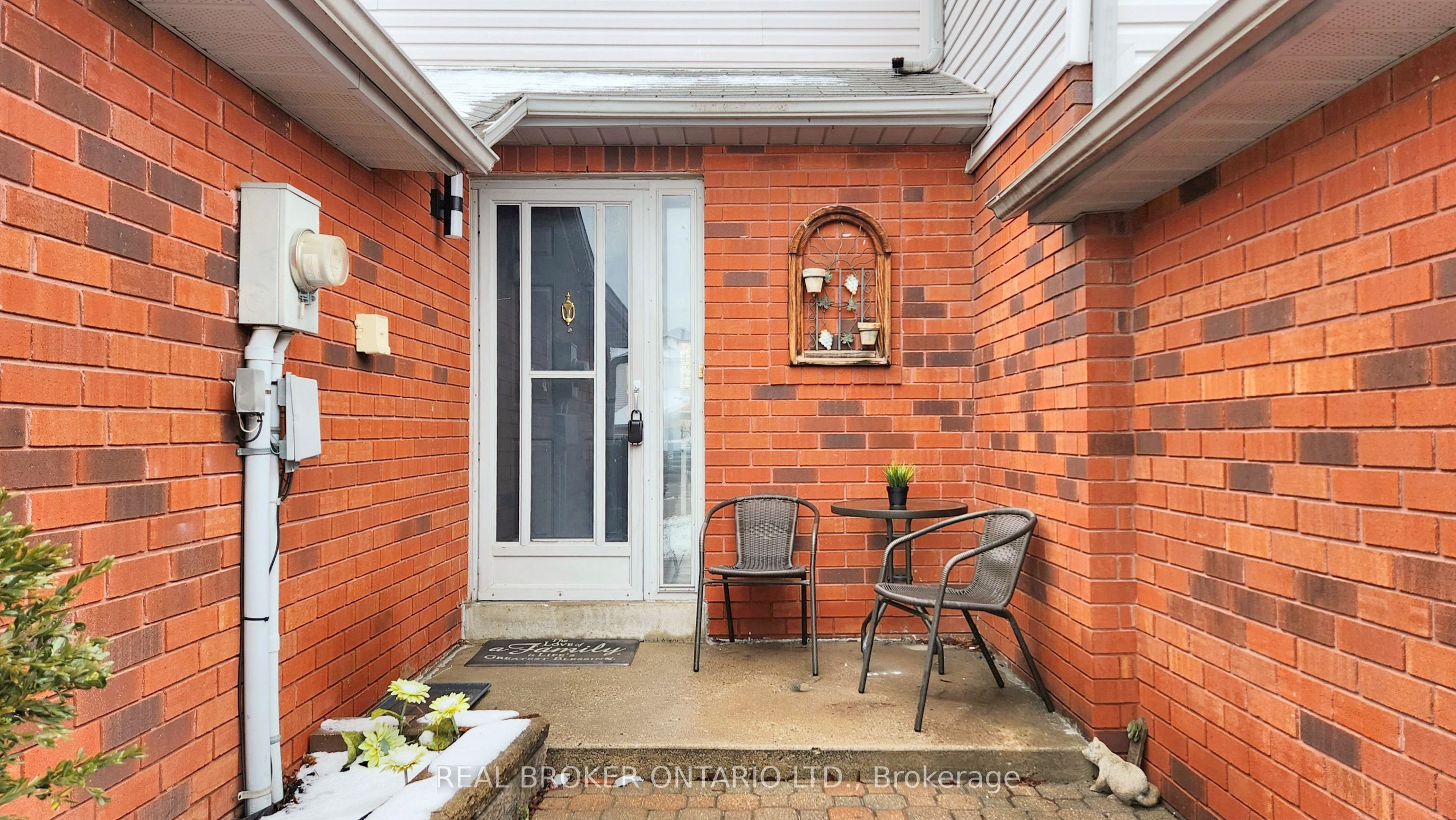 1200 Inniswood Street Property Photo 2