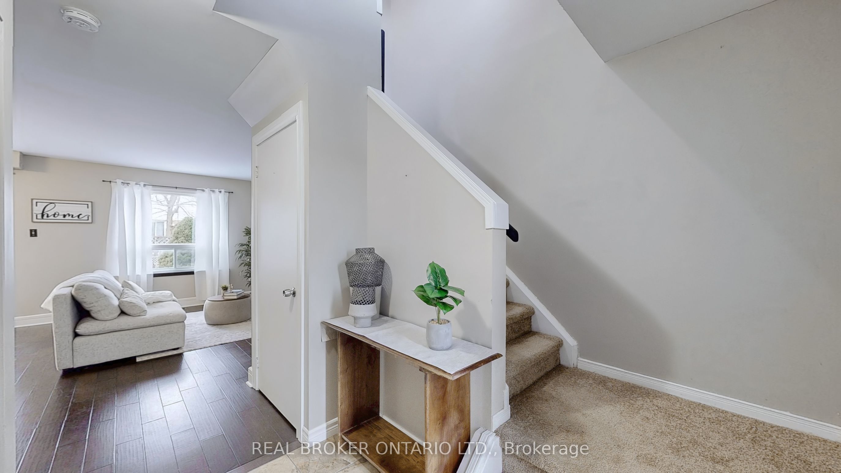 1200 Inniswood Street Property Photo 3
