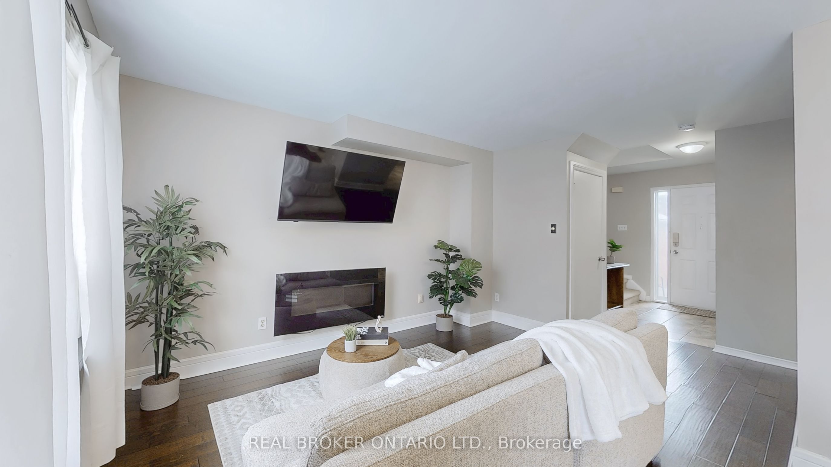 1200 Inniswood Street Property Photo 8