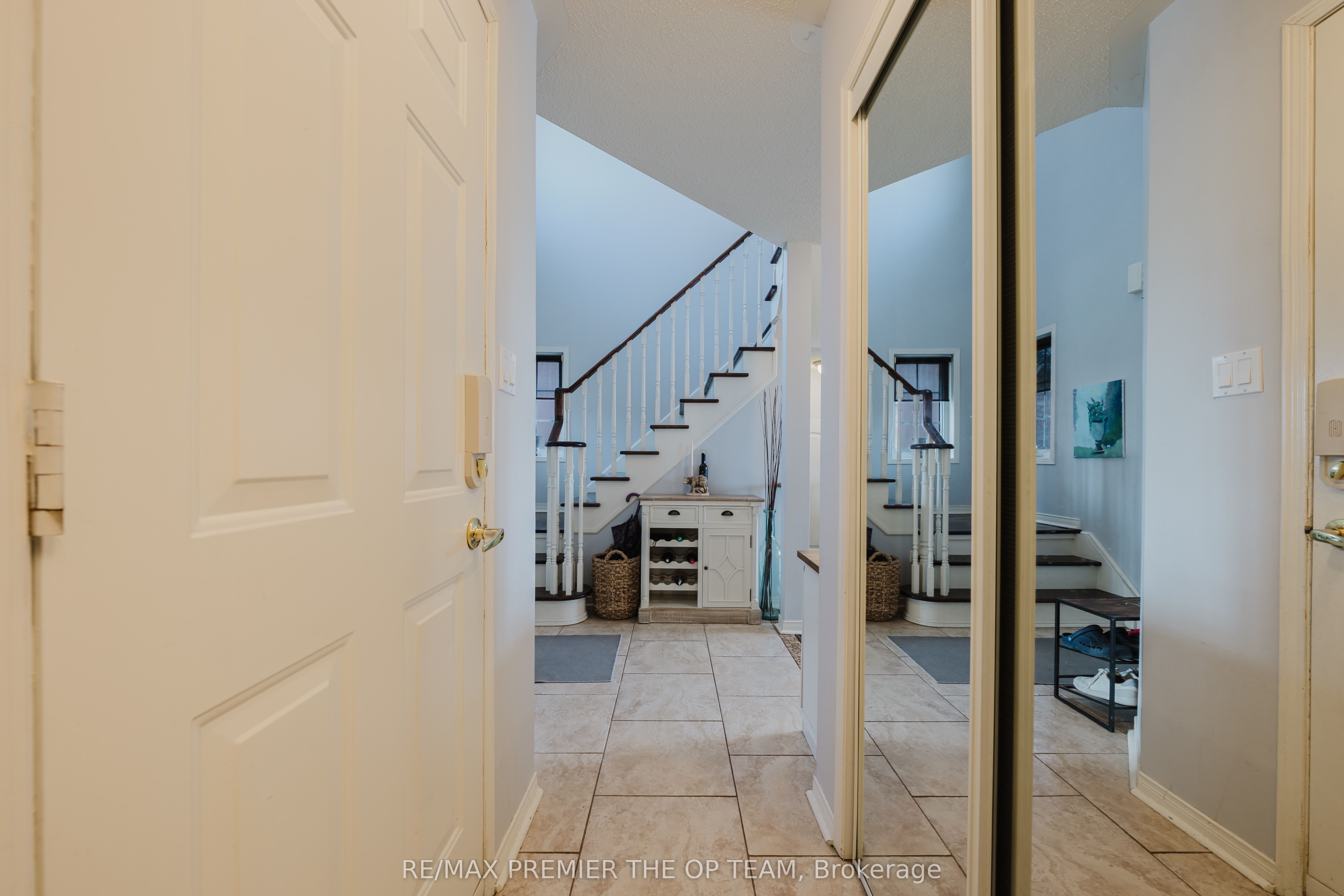 50 Beaverbrook Crescent Property Photo 5