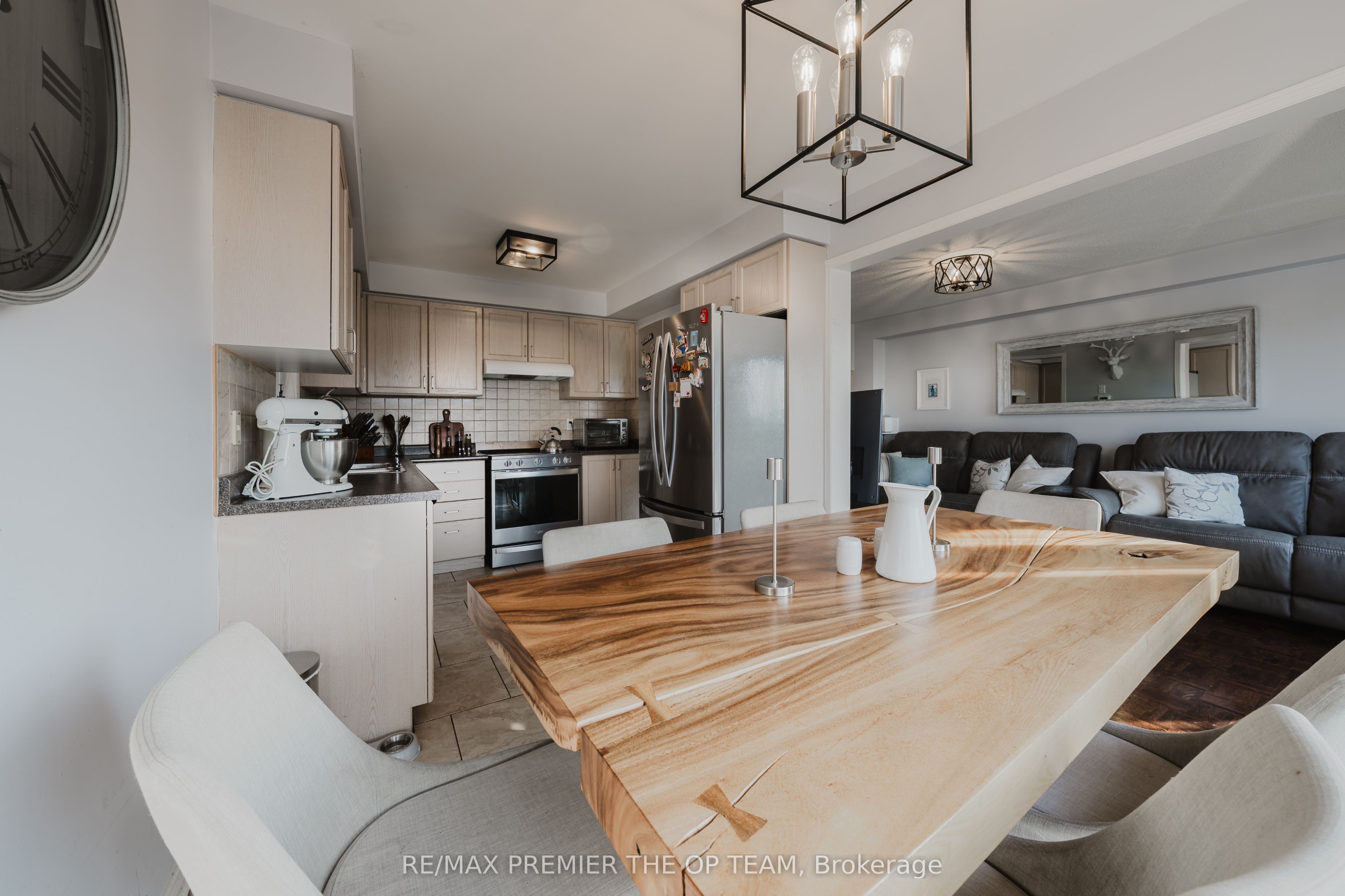 50 Beaverbrook Crescent Property Photo 11