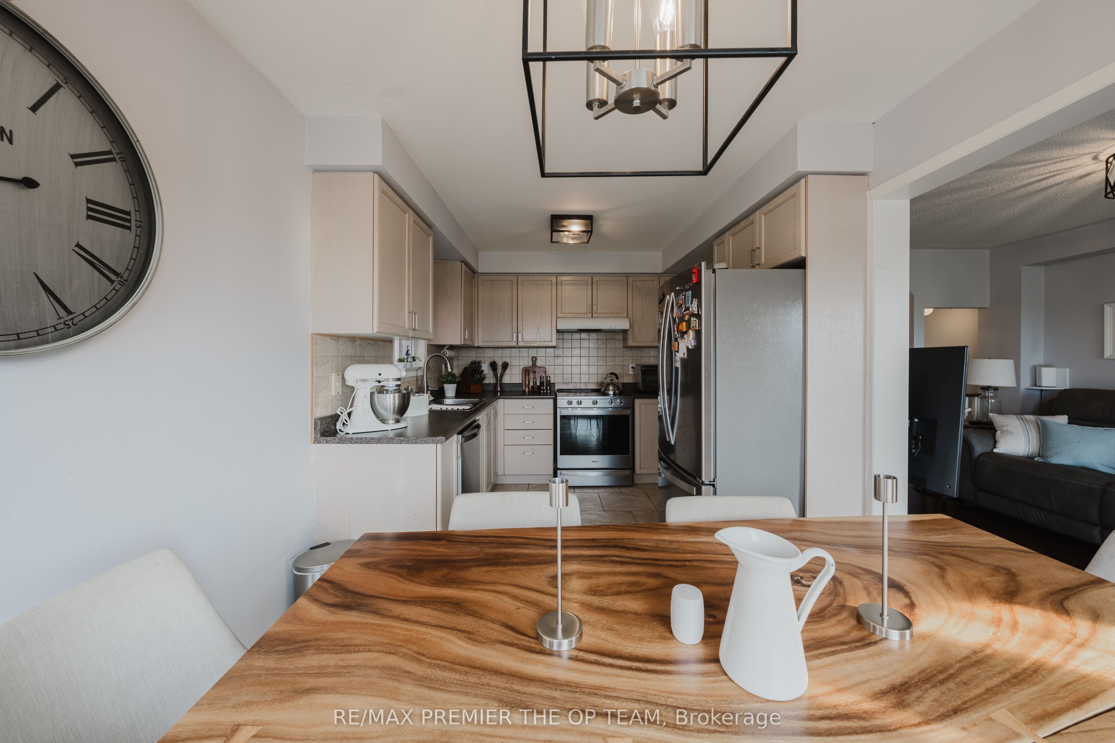 50 Beaverbrook Crescent Property Photo 12