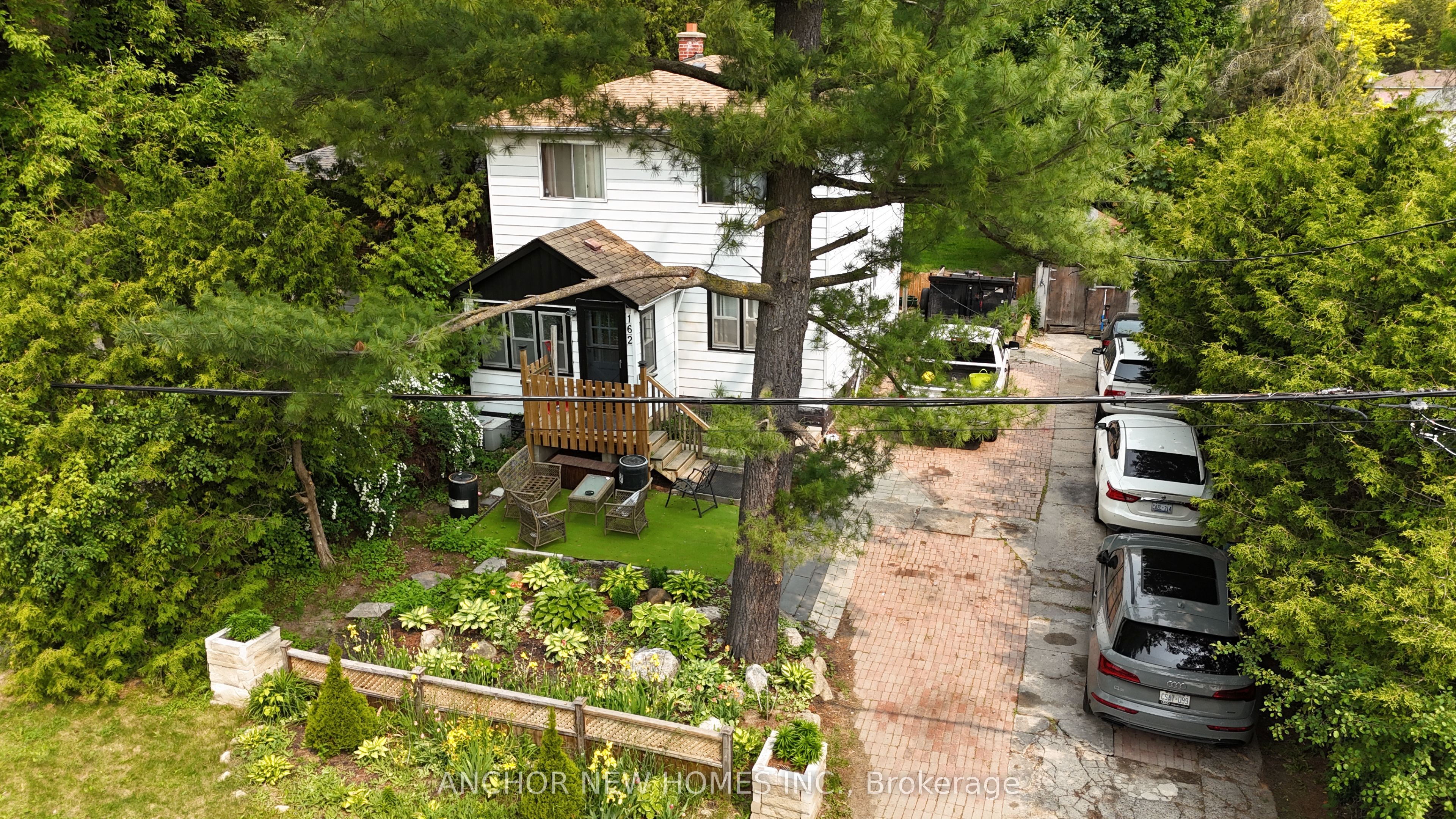 162 Clark Ave Property Photo 1