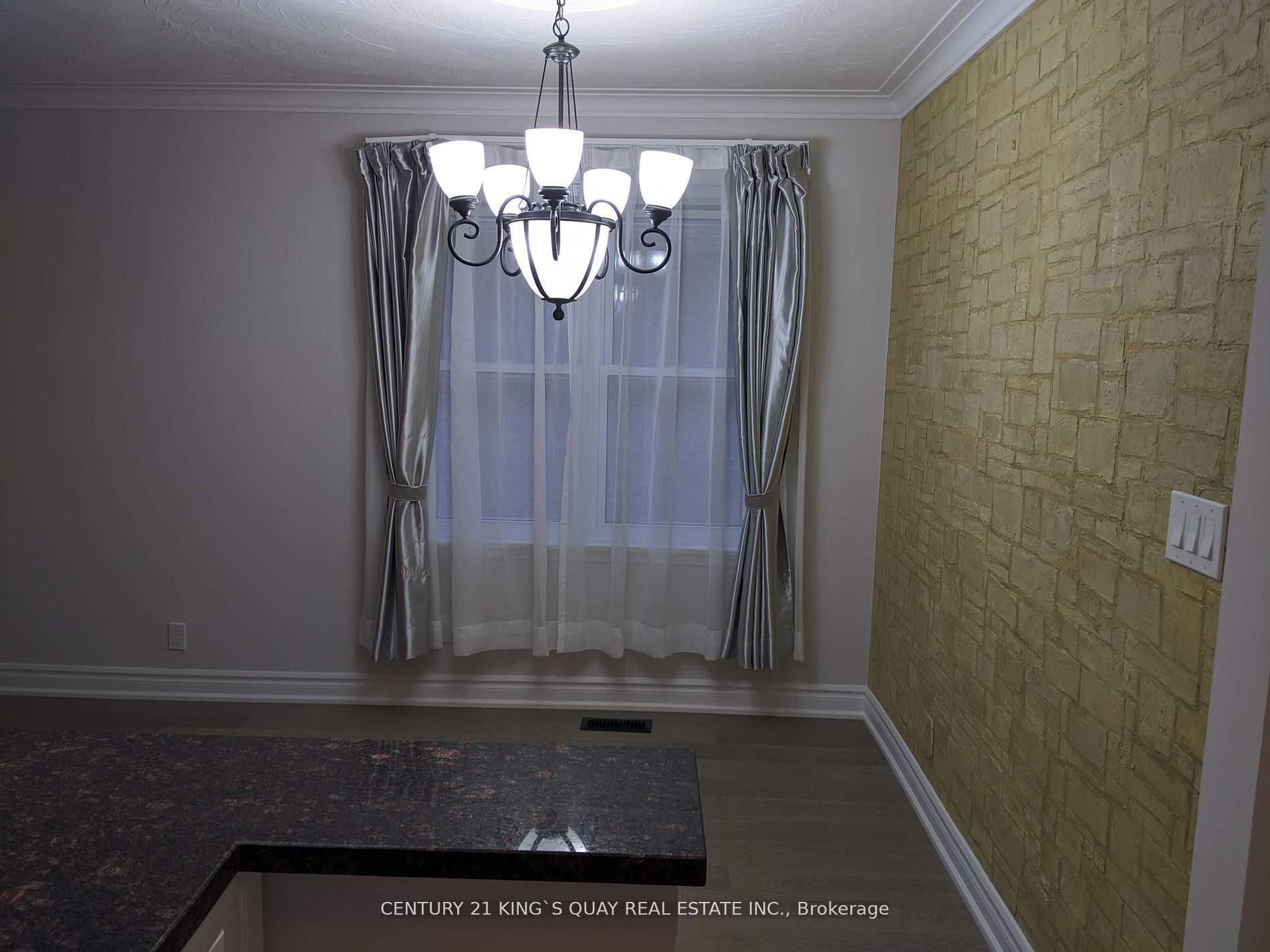 391 Wenlock Avenue Property Photo 6