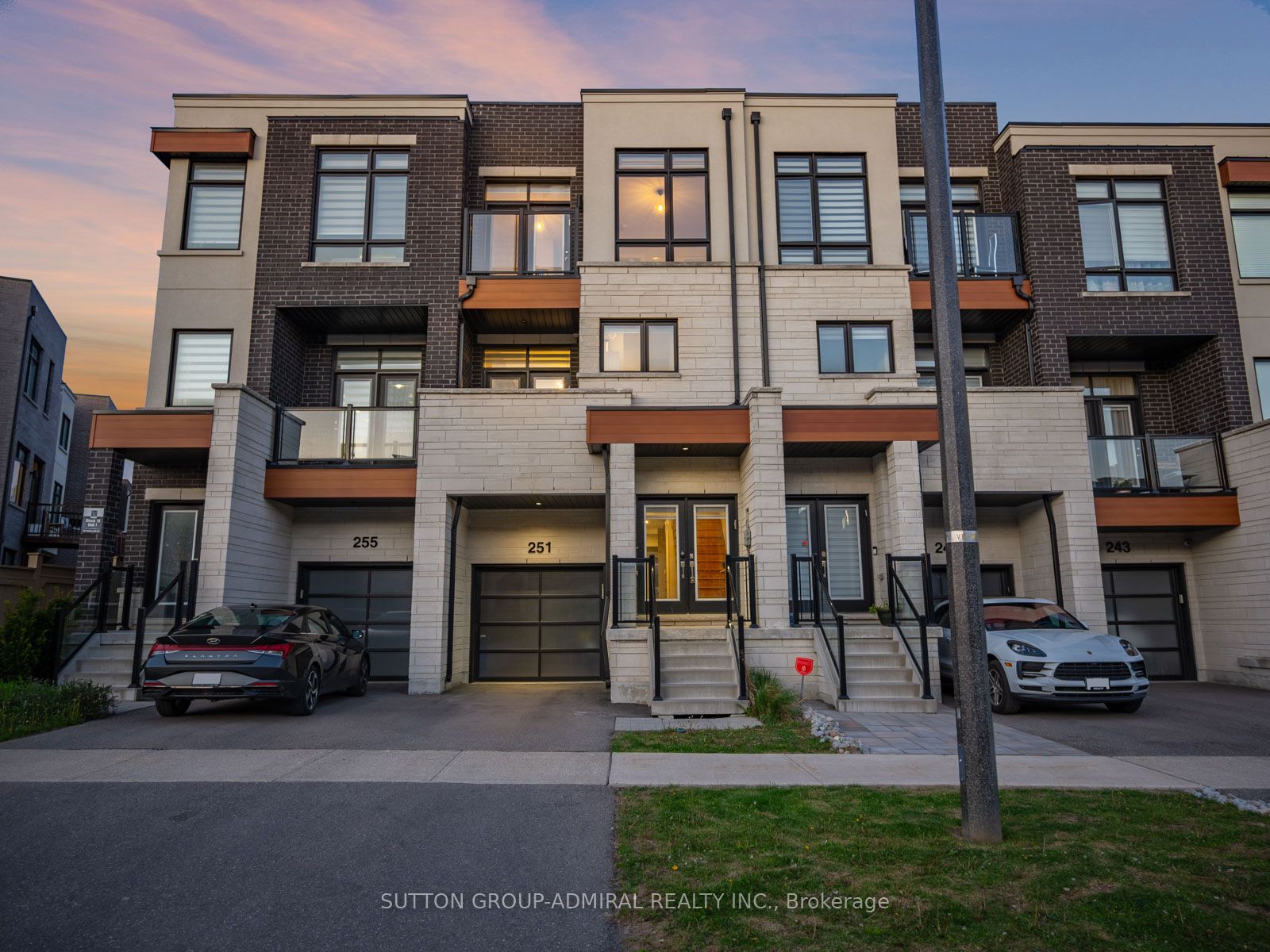 251 Thomas Cook Ave Property Photo 1