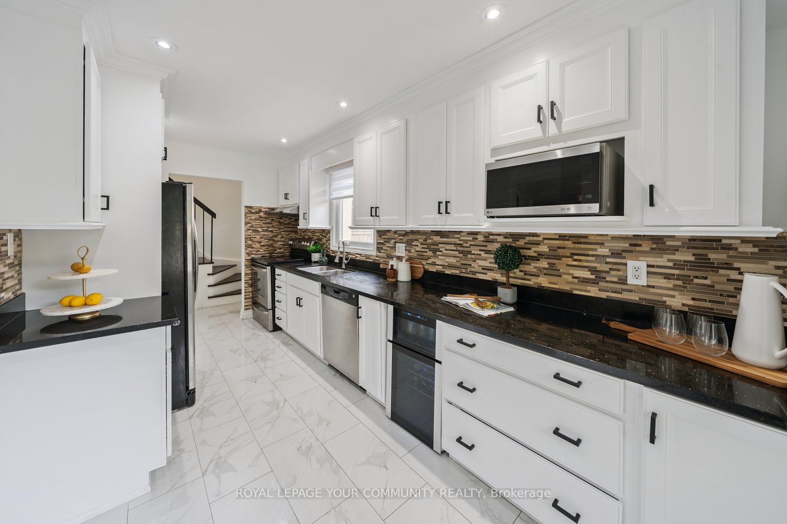 249 Weldrick Rd W Property Photo 1