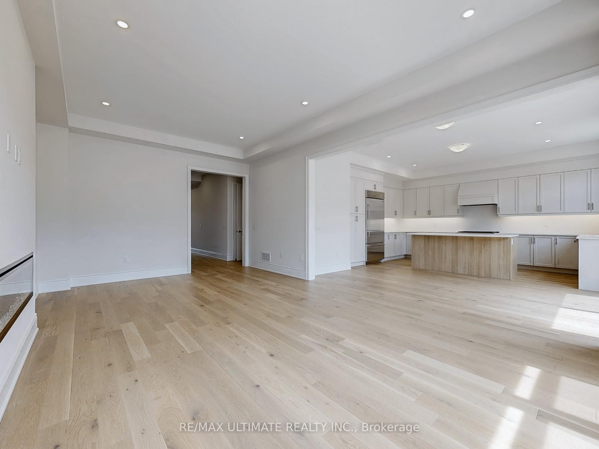 156 Winthrop Crescent Property Photo 8