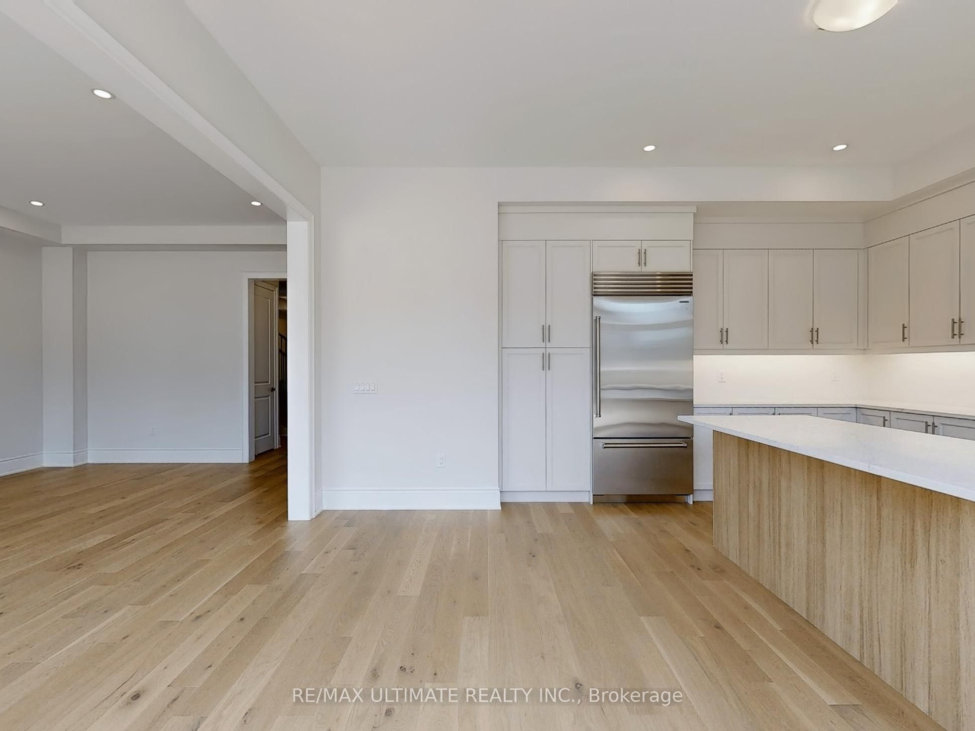 156 Winthrop Crescent Property Photo 12